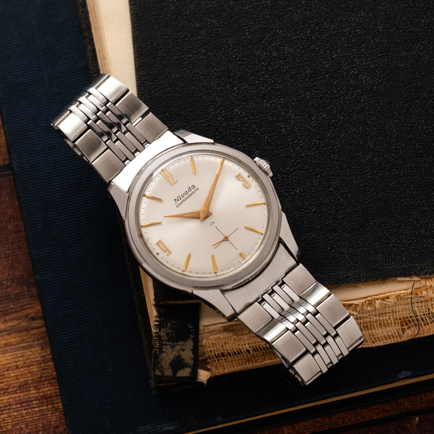 Nivada Grenchen Compensamatic