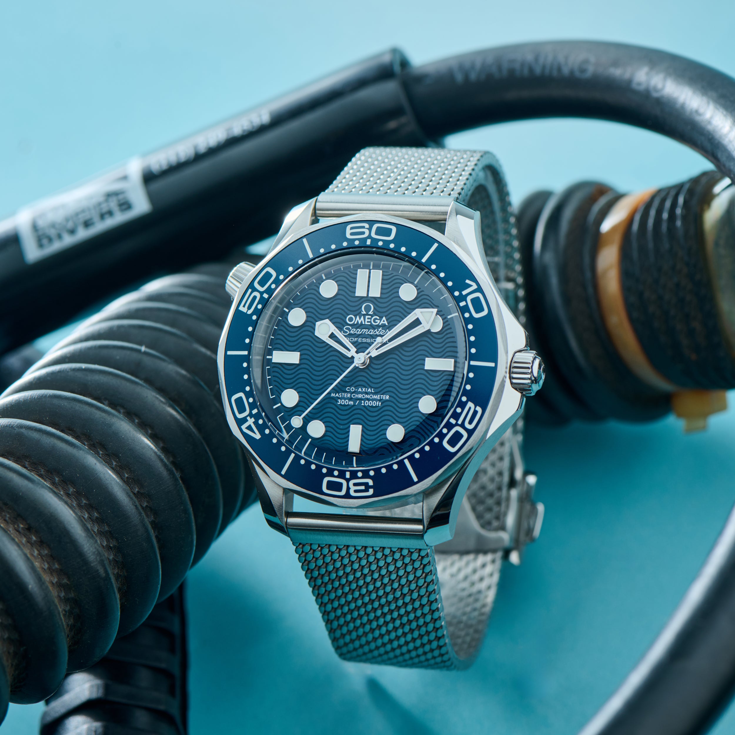 OMEGA Seamaster Professional 正規品！ Omega Seamaster Professional 300 James Bond 60th Anniversary