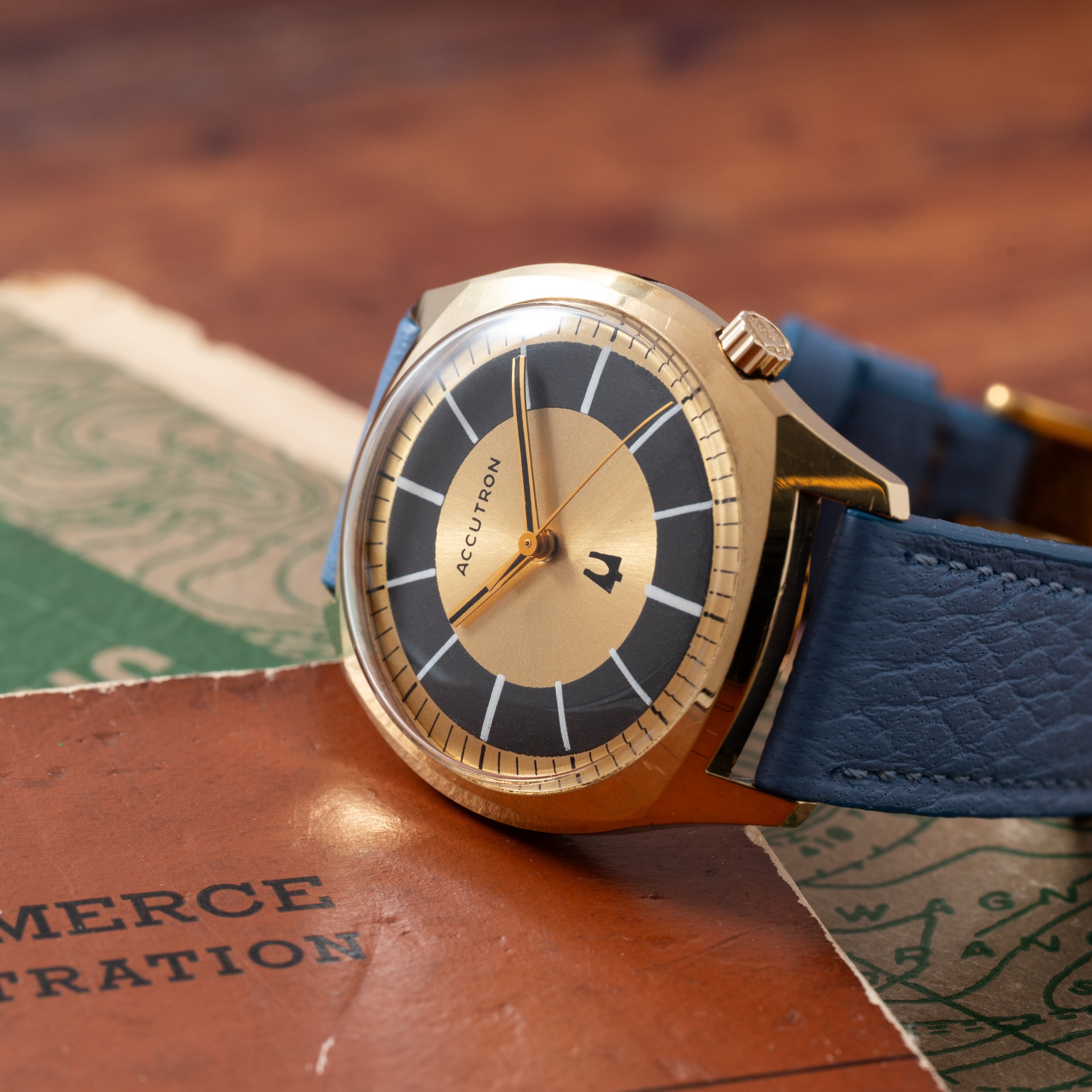 Bulova Accutron 'Golden Bullseye' – Analog:Shift