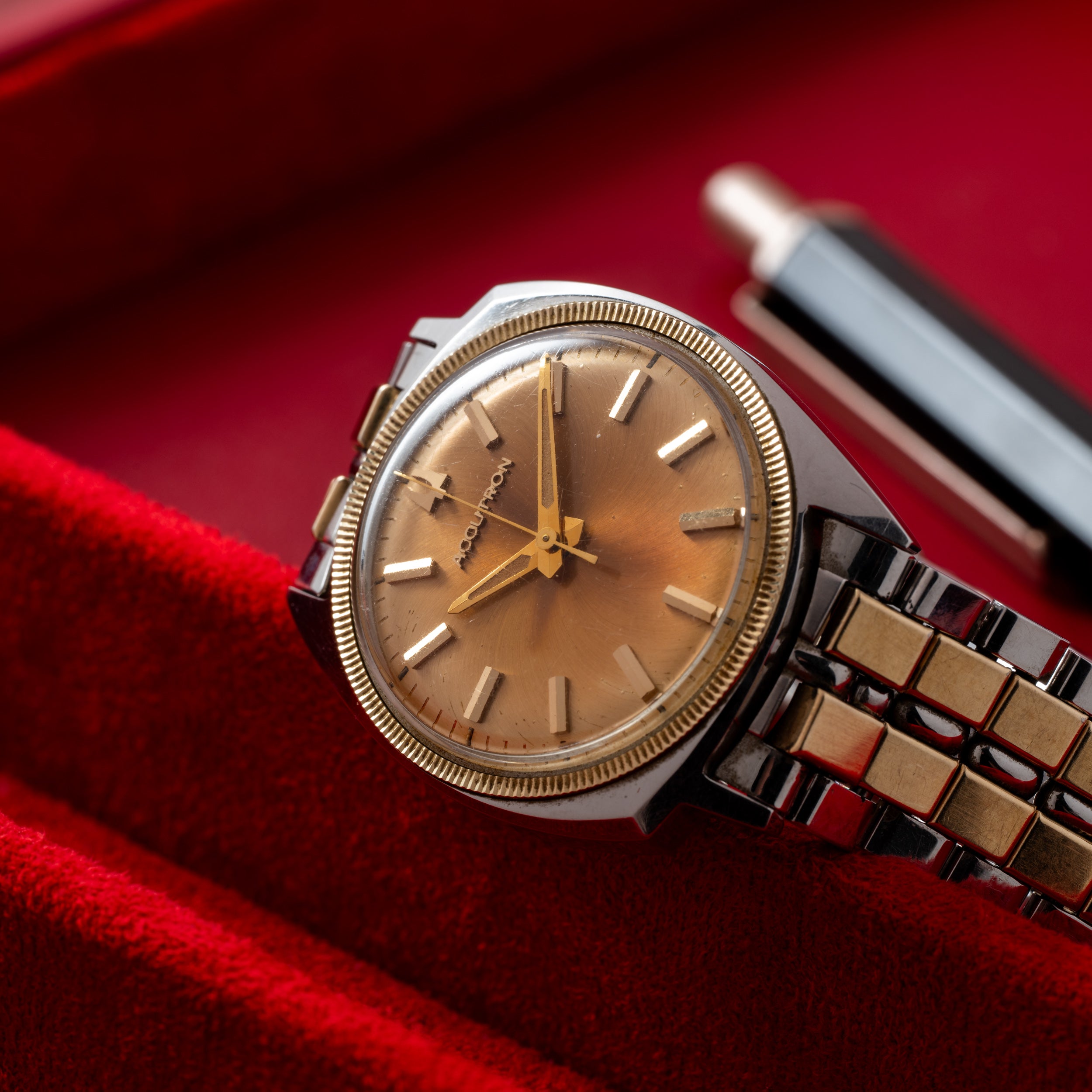 Bulova Accutron 'Floppy Football' – Analog:Shift