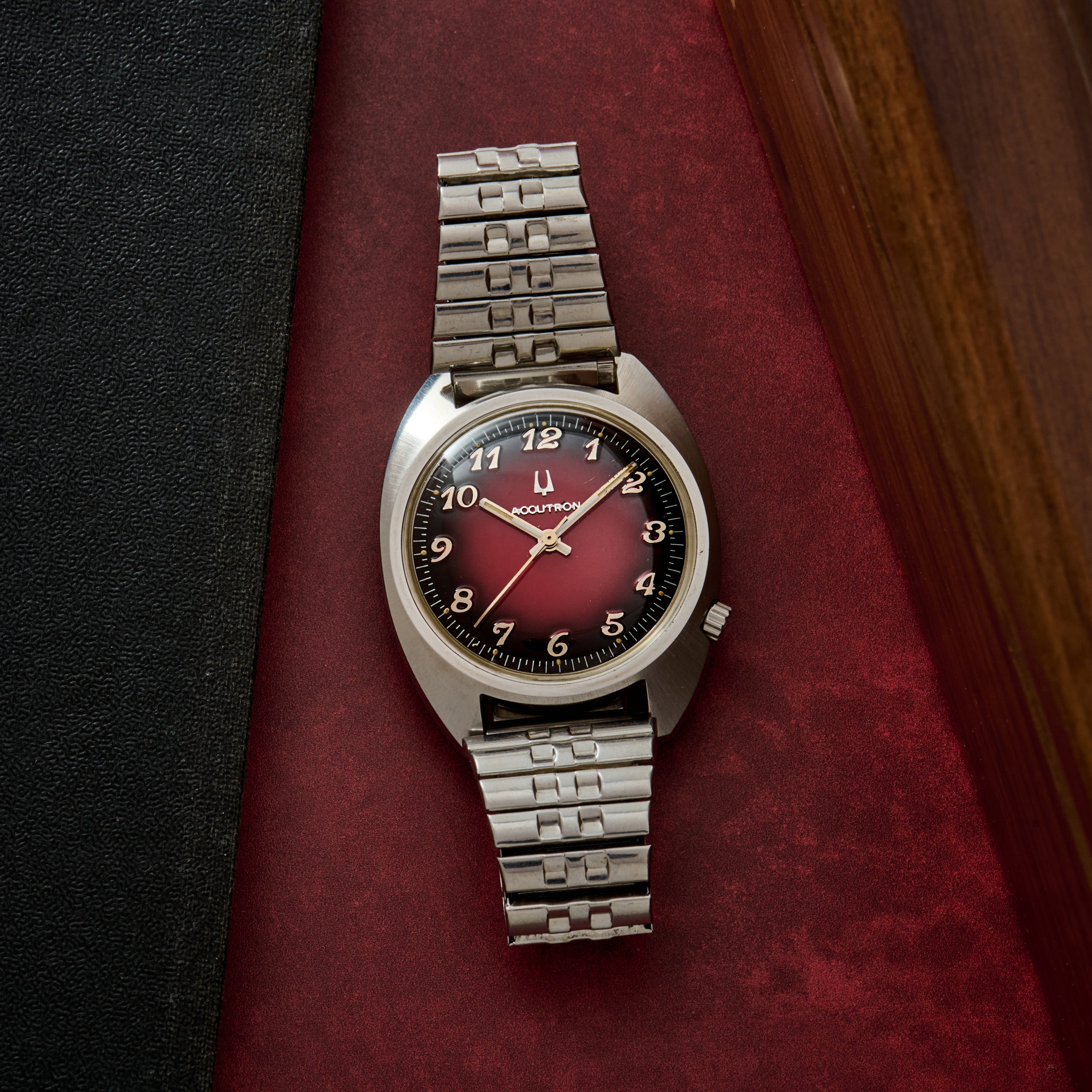 Bulova Accutron 'Breguet' Red Fumé – Analog:Shift