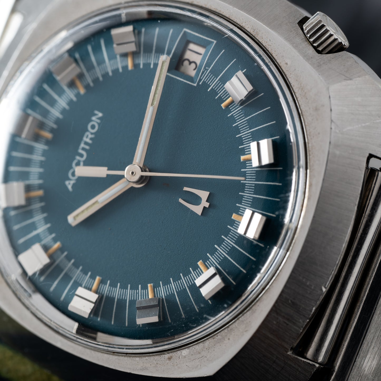 Bulova Accutron 261 'Original' Cushion TV