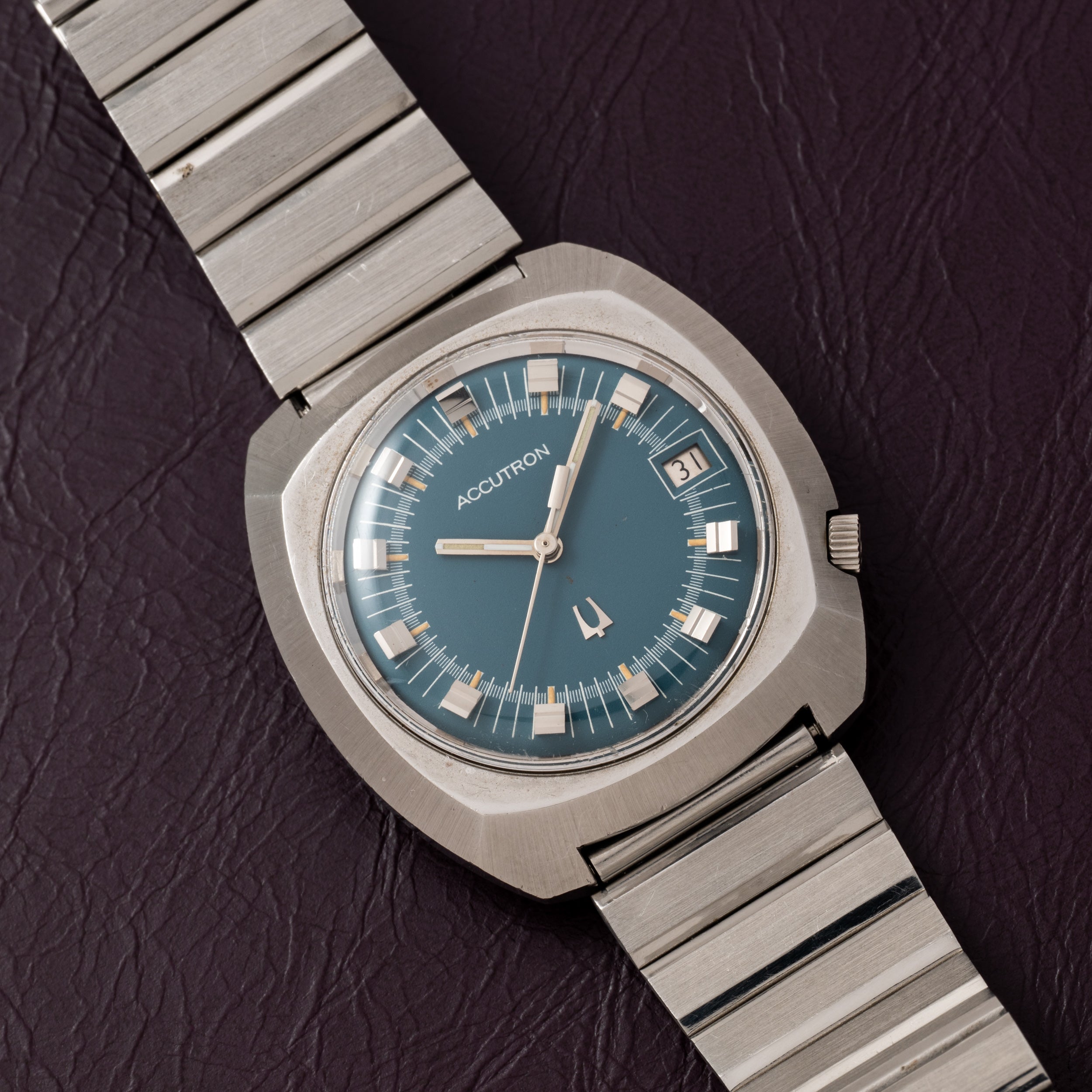 Bulova Accutron 261 'Original' Cushion TV – Analog:Shift