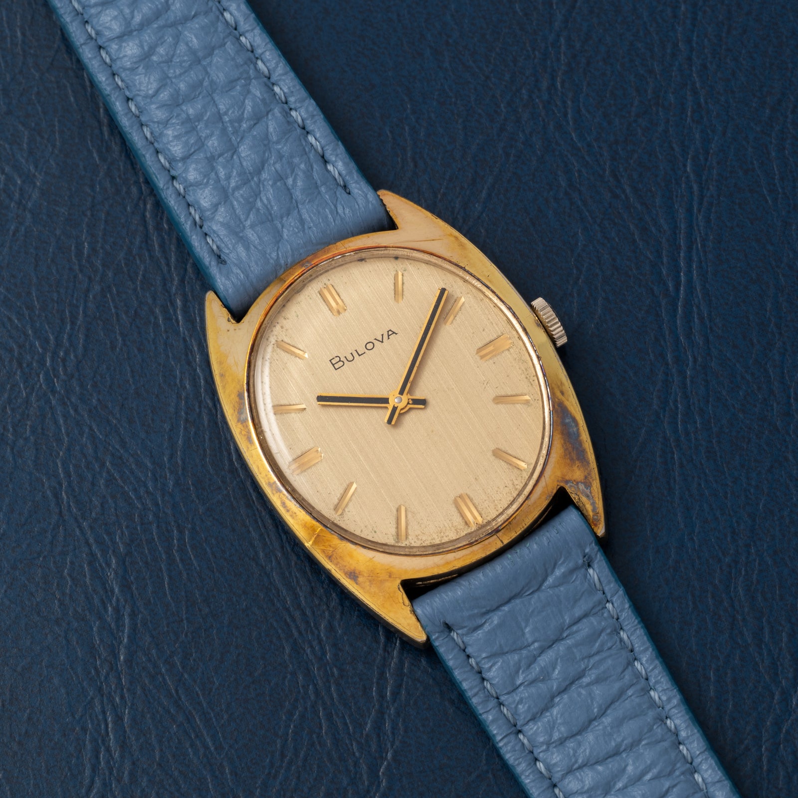 Bulova Tonneau Manual Wind