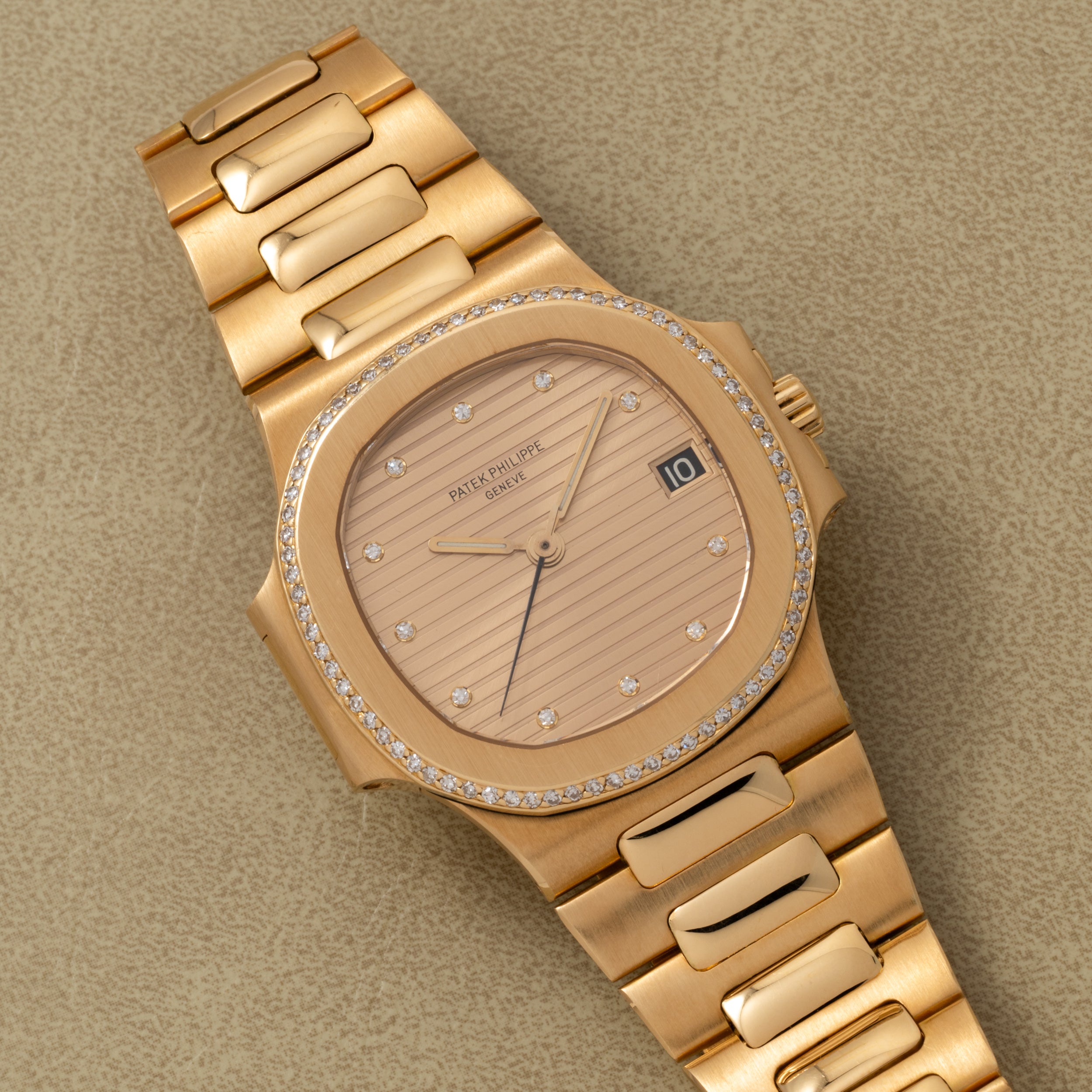 Patek Philippe Nautilus Diamonds – Analog:Shift