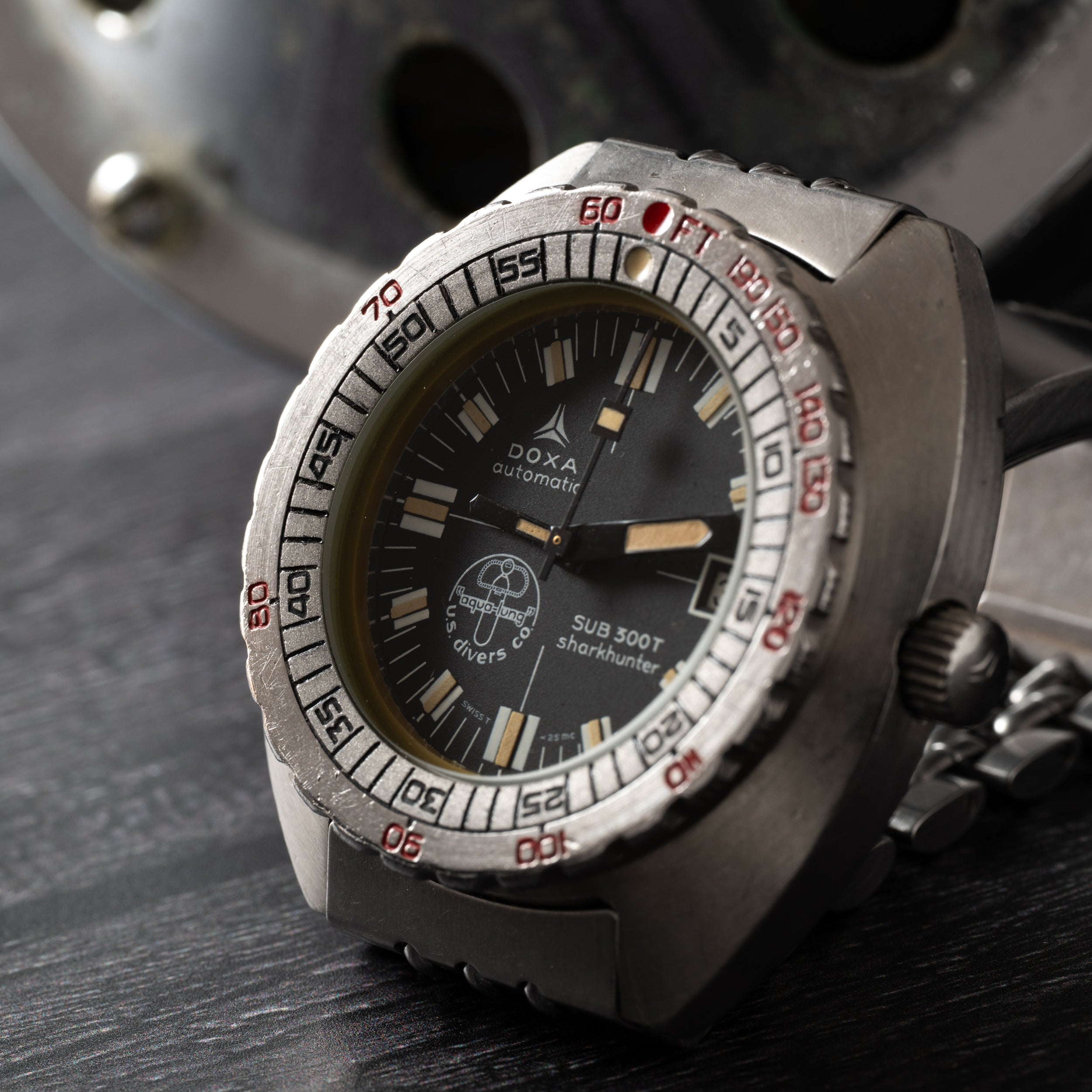 DOXA Sub 300T Sharkhunter 'Aqua-Lung' 'Blackshark' – Analog:Shift