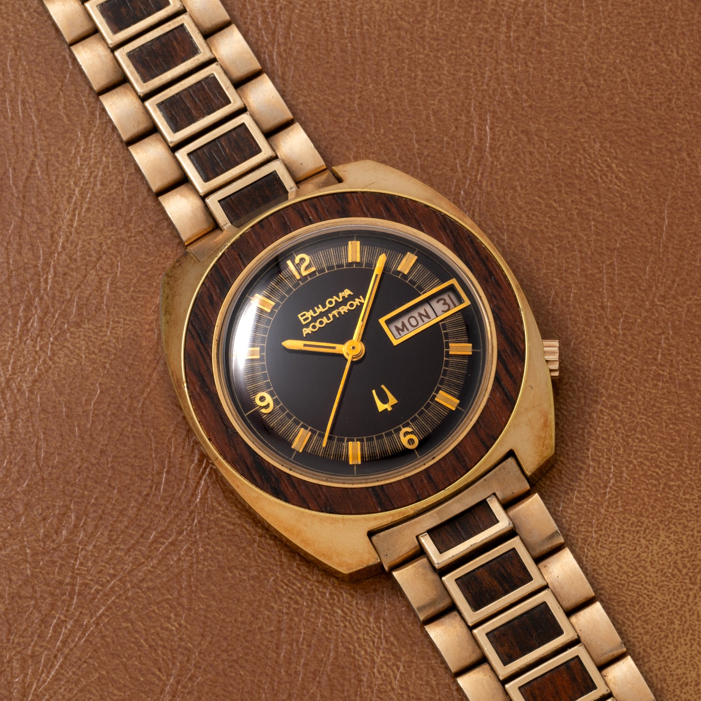Bulova Accutron Cushion 'Woody'