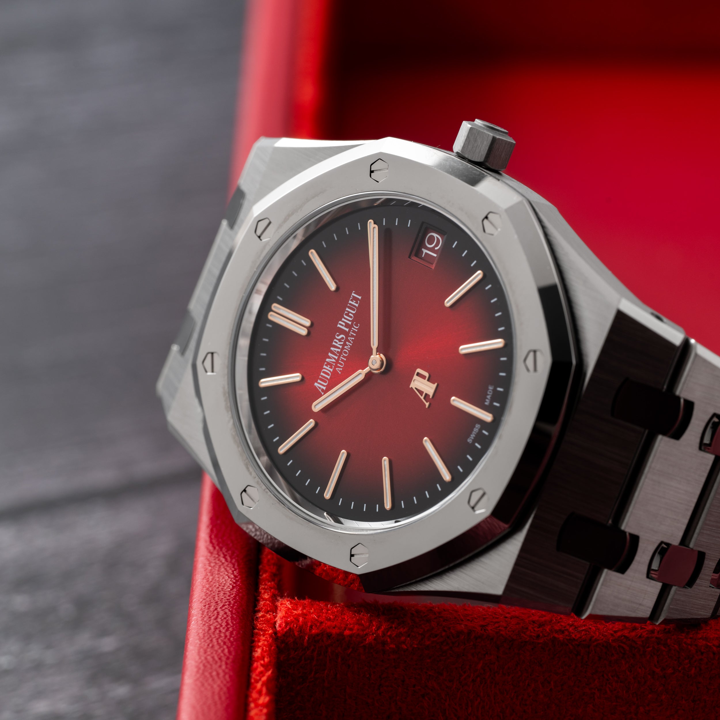 Audemars Piguet Royal Oak 'Jumbo' Extra-Thin – Analog:Shift