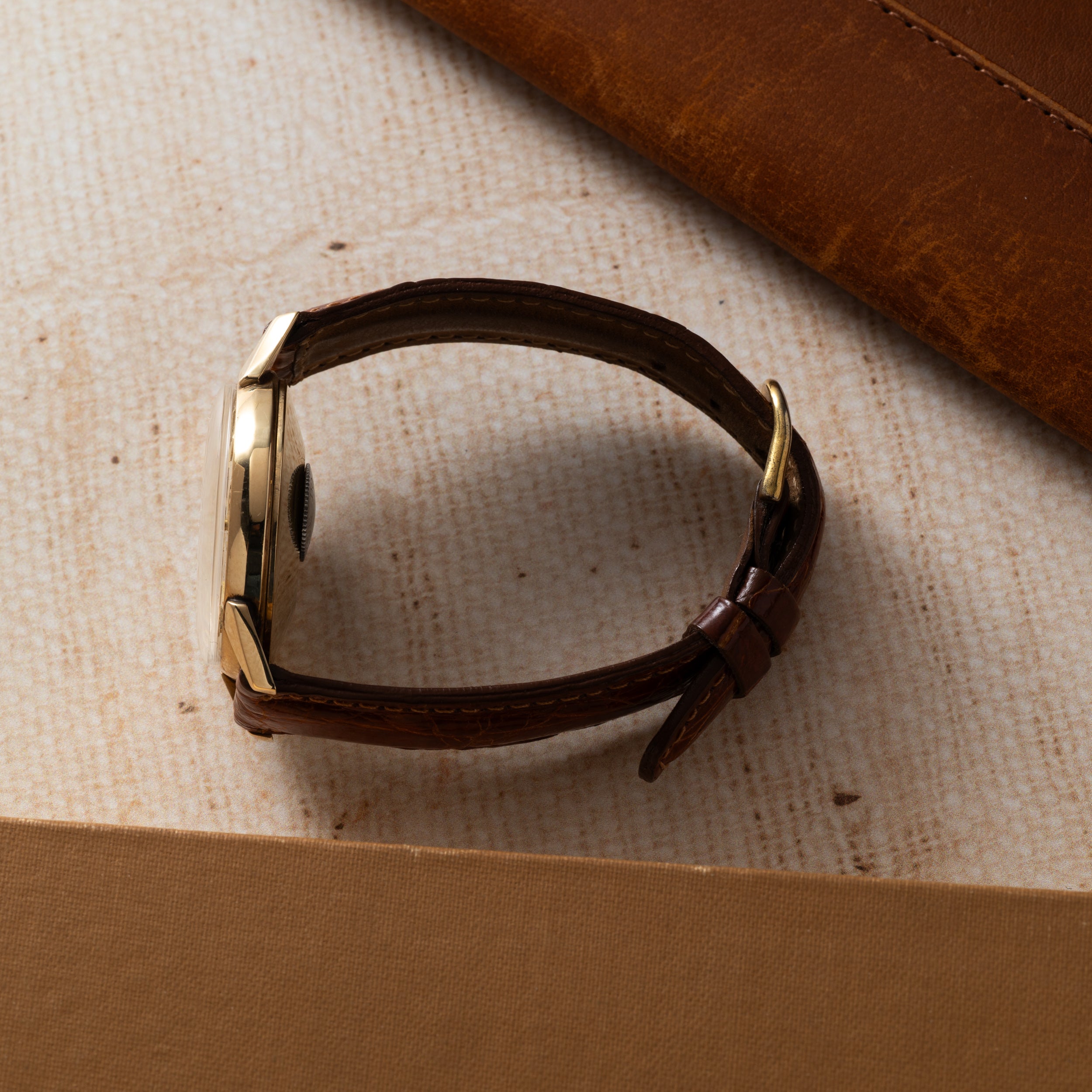 LeCoultre Futurematic 'Porthole' – Analog:Shift