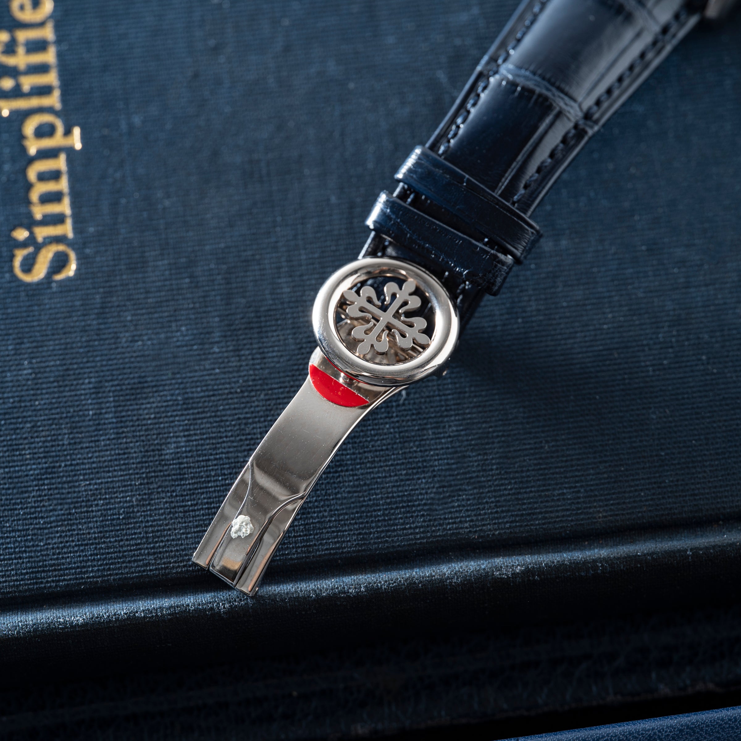 Patek Philippe World Time Chronograph – Analog:Shift