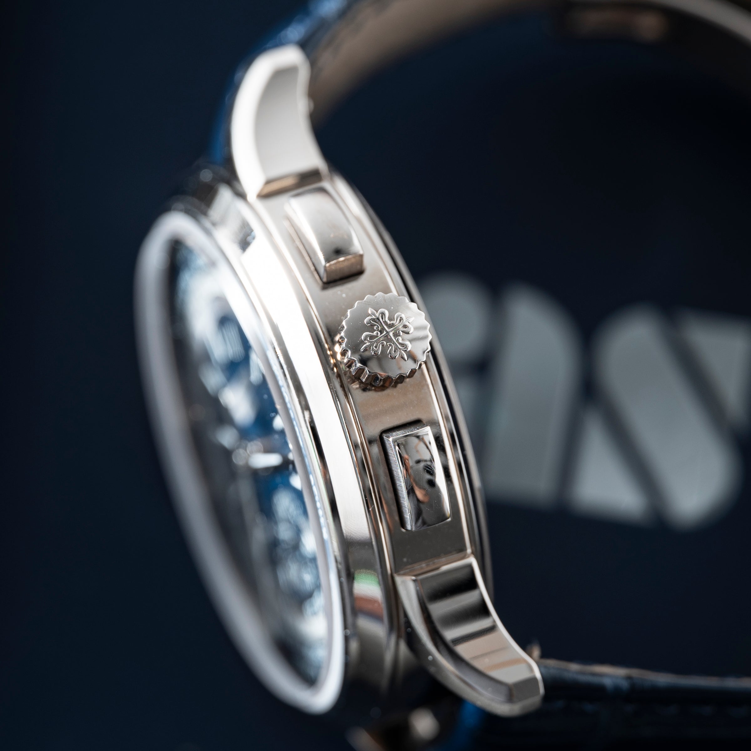 Patek Philippe World Time Chronograph – Analog:Shift