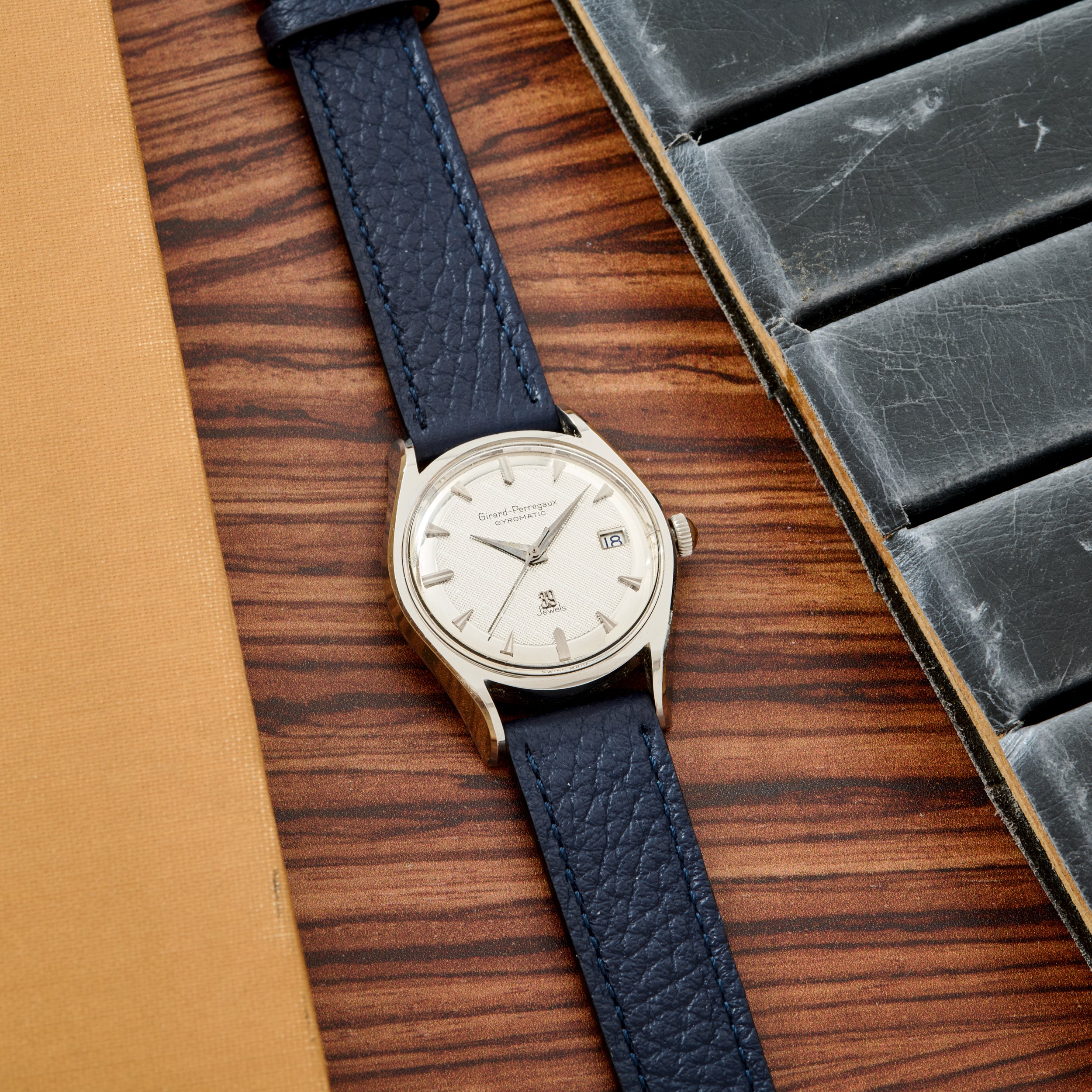 Girard-Perregaux Gyromatic 'Silver Plaid' – Analog:Shift