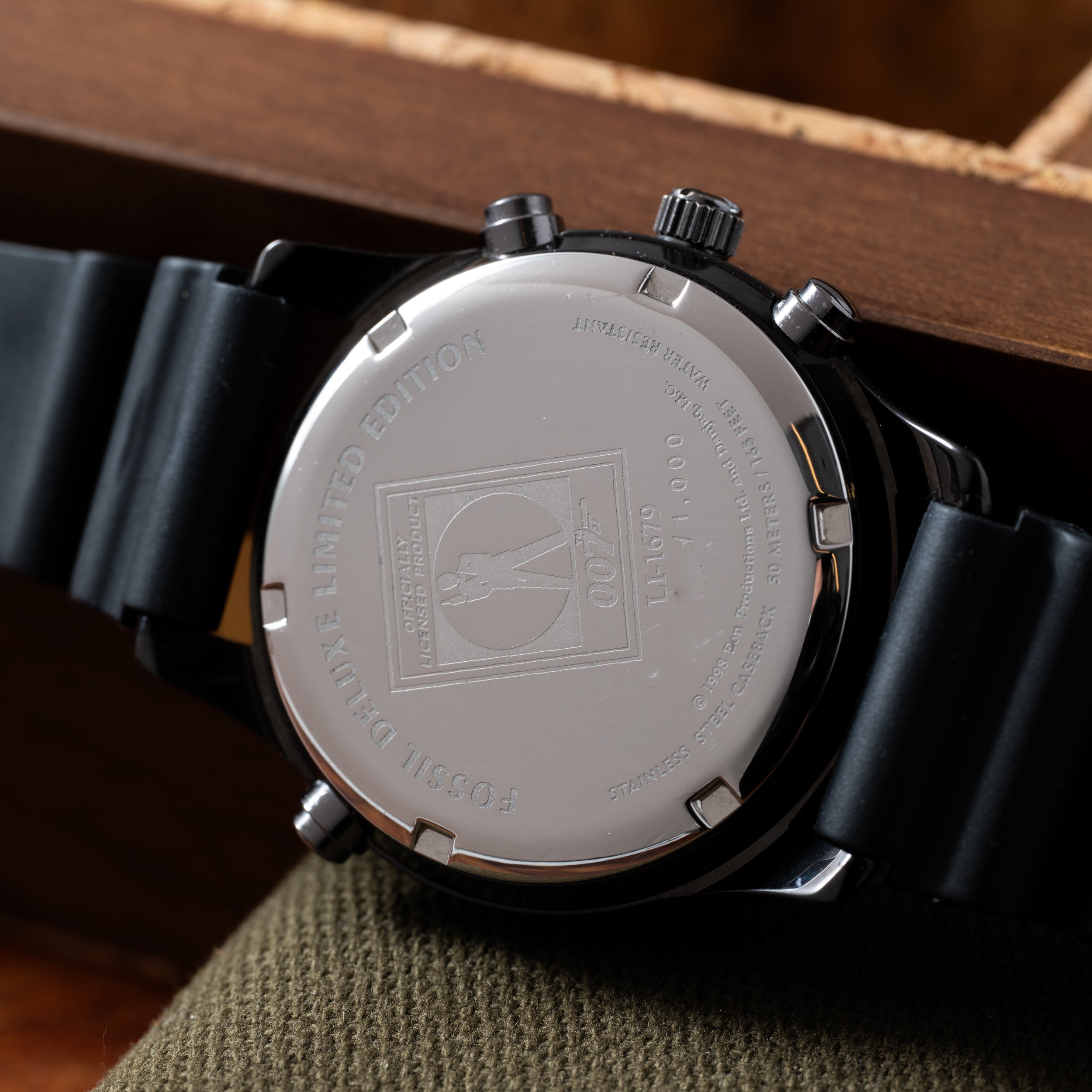 FOSSIL JAMES BOND 007限定版腕時計 Fossil James Bond Limited Edition Set 'NOS' – Analog:Shift