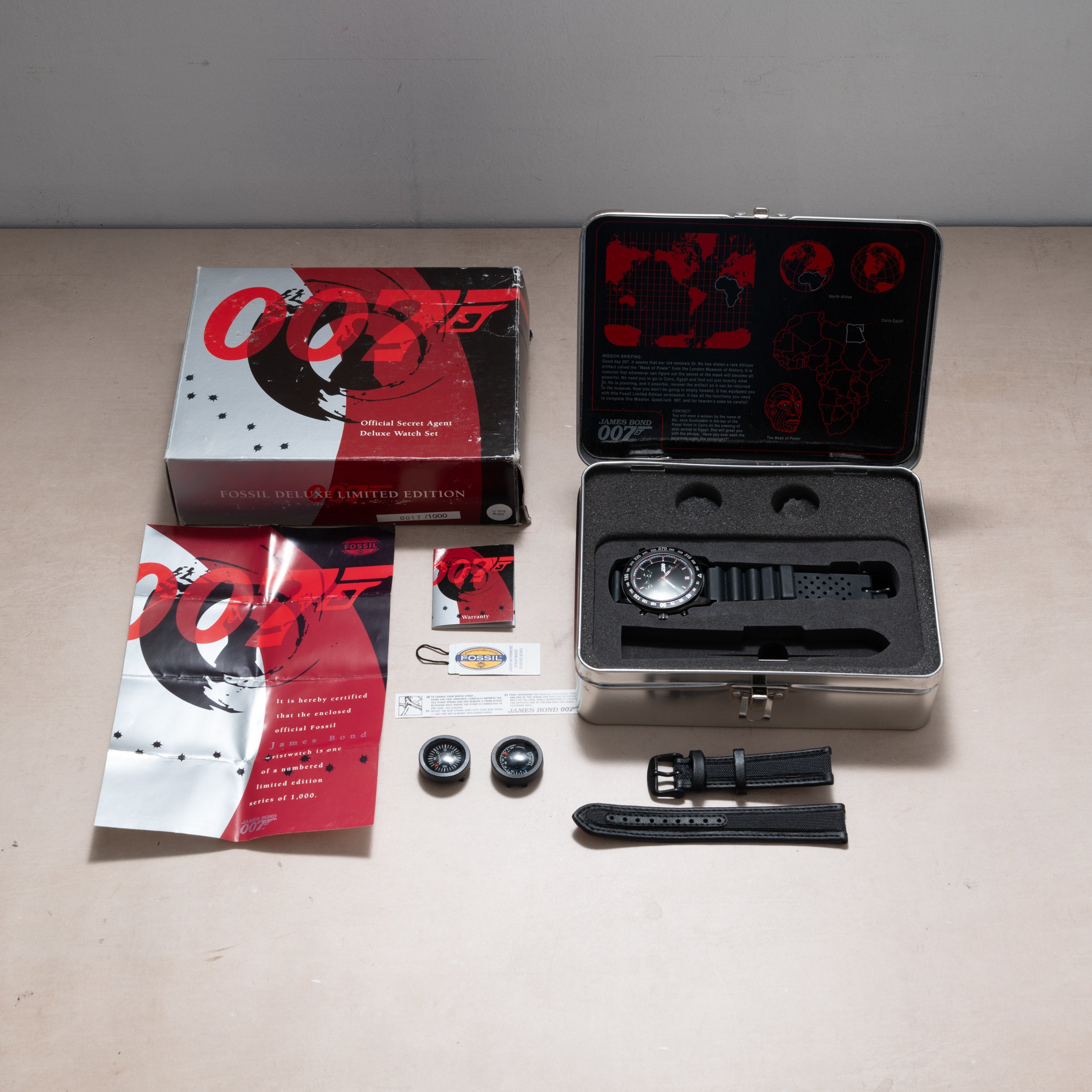 FOSSIL JAMES BOND 007限定版腕時計 Fossil James Bond Limited Edition Set 'NOS' – Analog:Shift