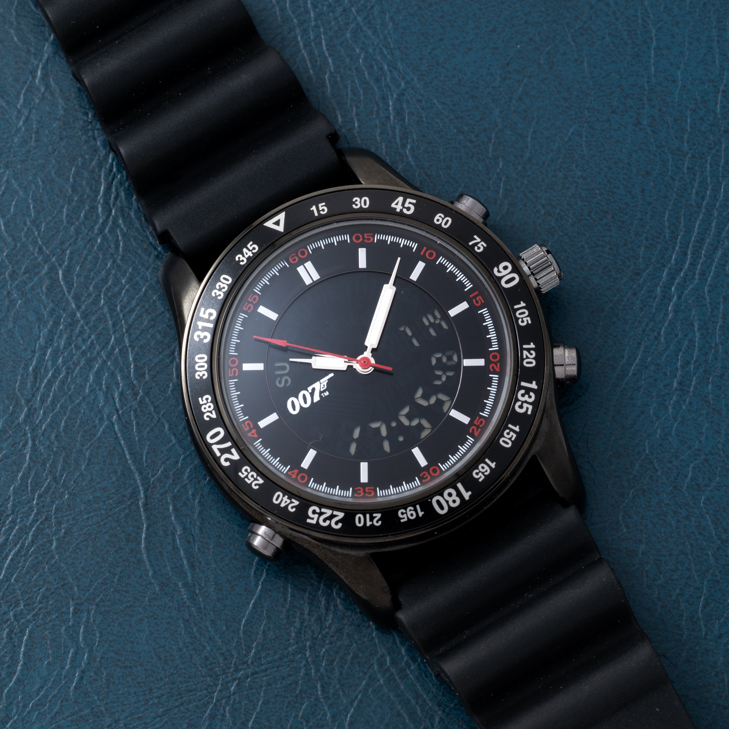 FOSSIL JAMES BOND 007限定版腕時計 Fossil James Bond Limited Edition Set 'NOS' – Analog:Shift