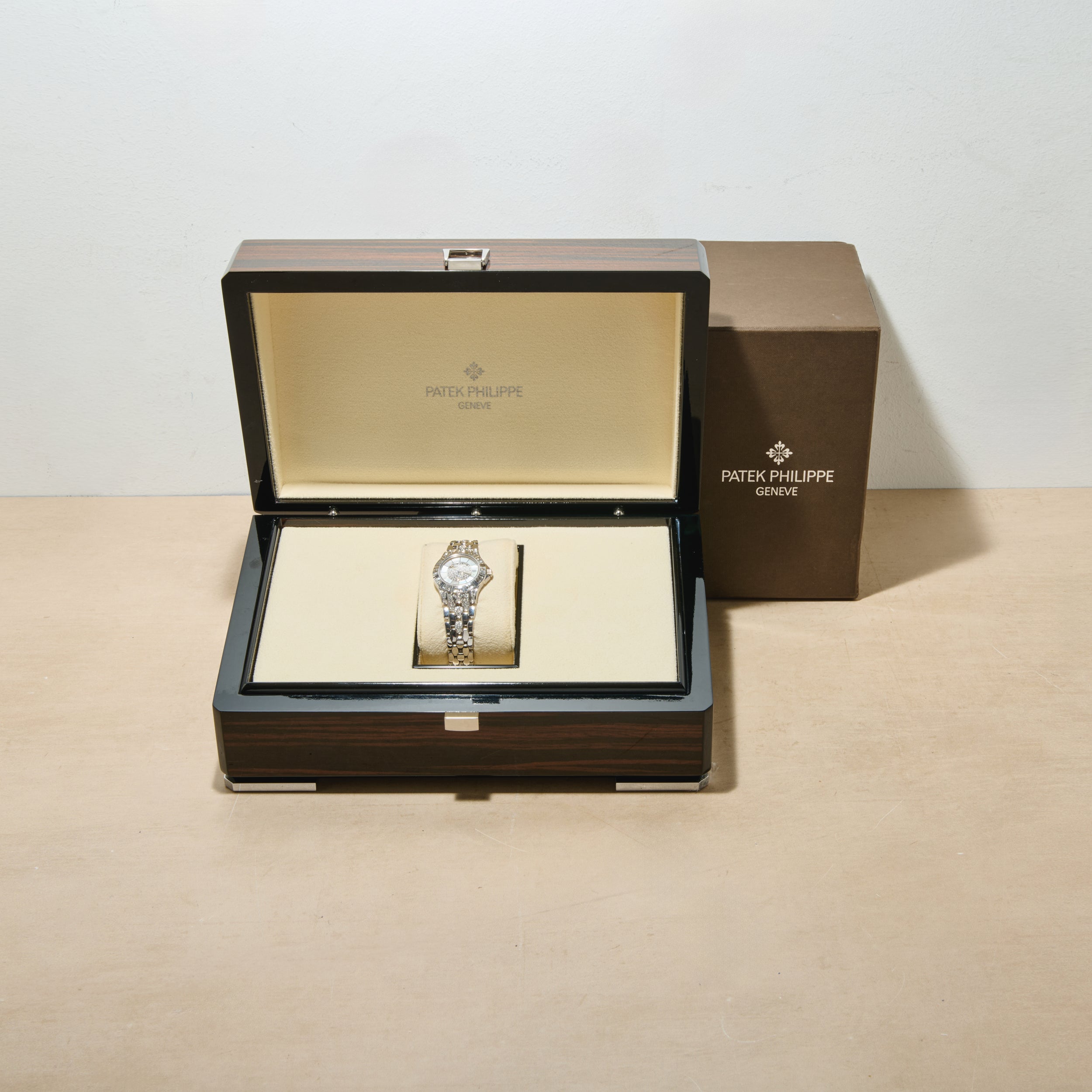 Patek Philippe Neptune 'MOP' – Analog:Shift