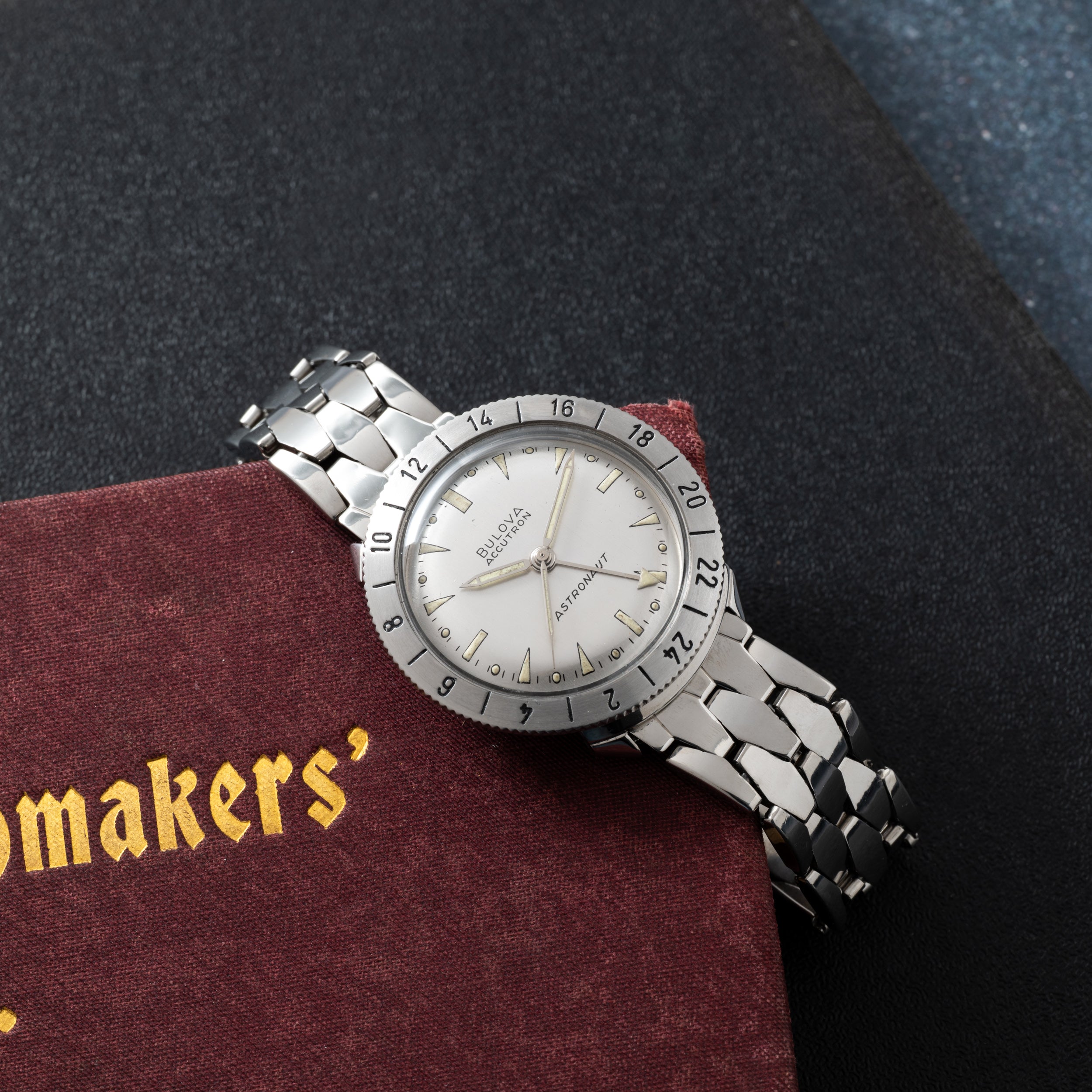 Bulova Accutron Astronaut – Analog:Shift