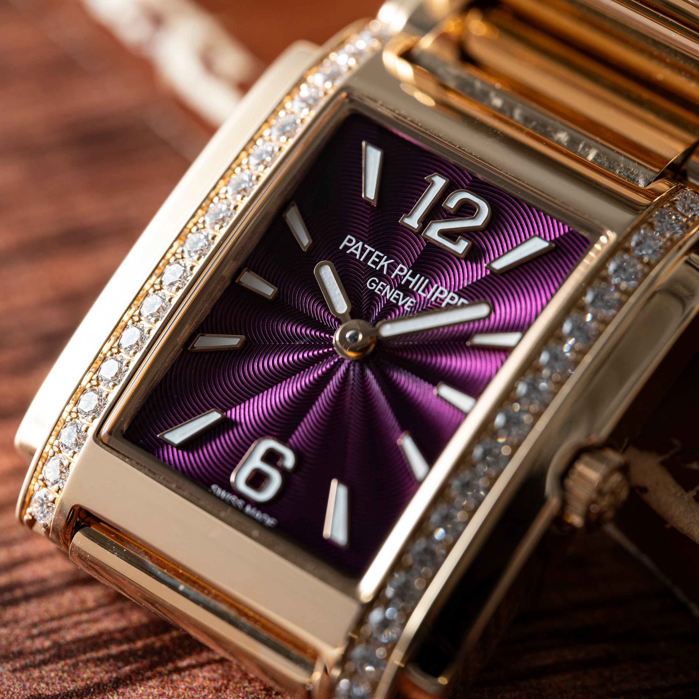PATEK PHILIPPE ノベルティショール Patek Philippe Twenty-4 – Analog:Shift