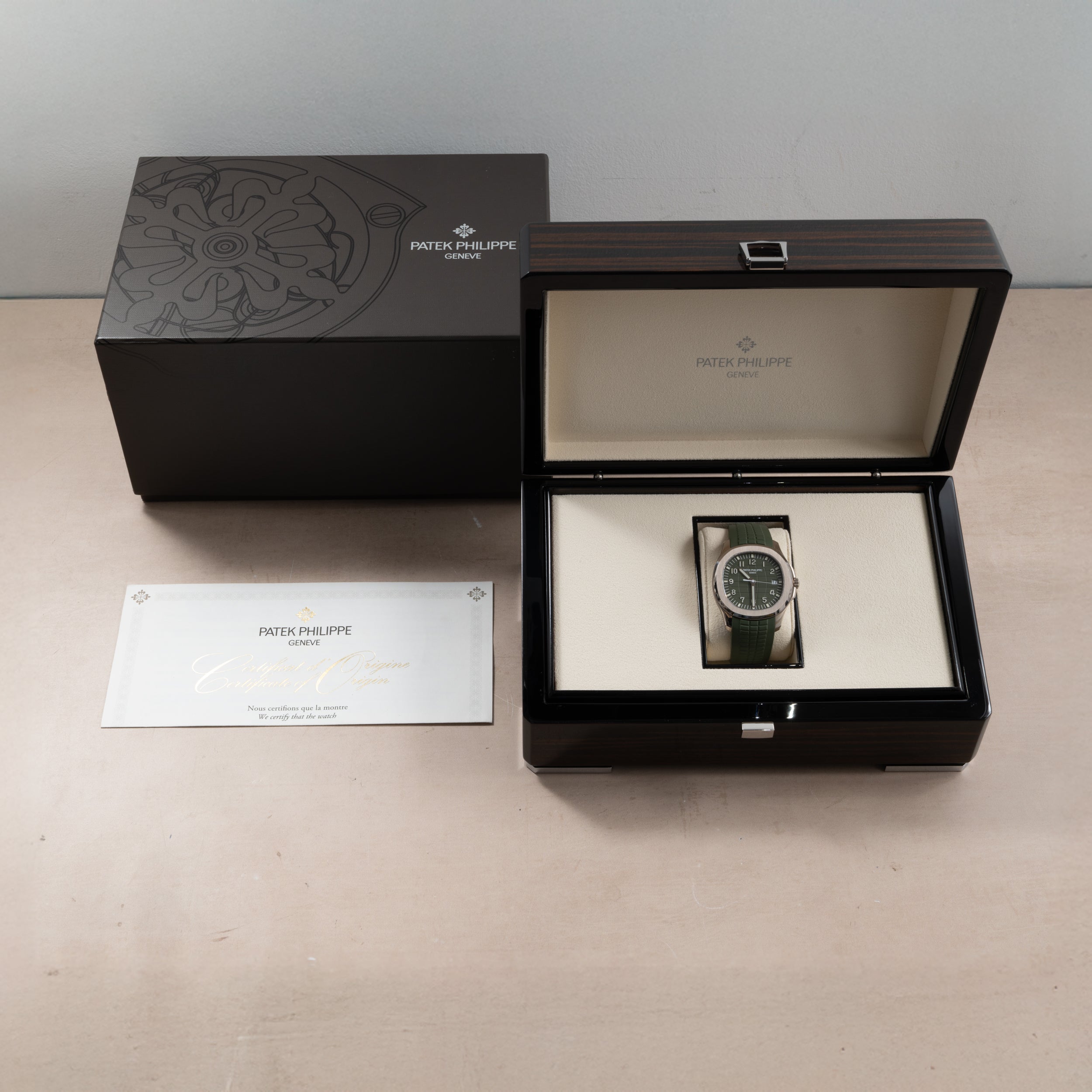 Patek Philippe Aquanaut – Analog:Shift