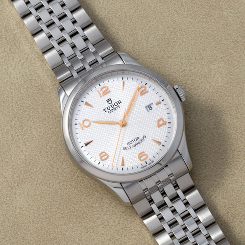 Tudor 1926 – Analog:Shift