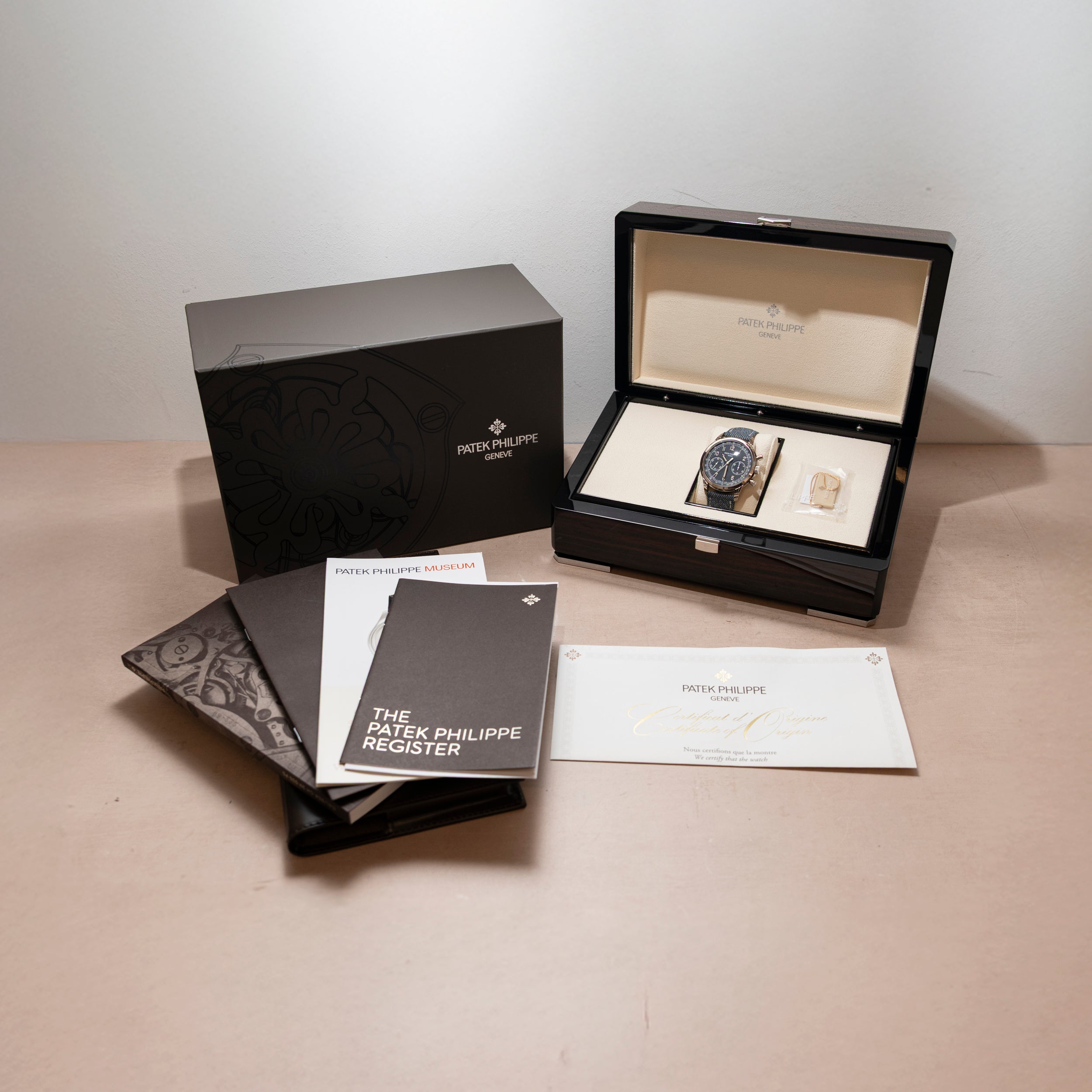 Patek Philippe Chronograph – Analog:Shift