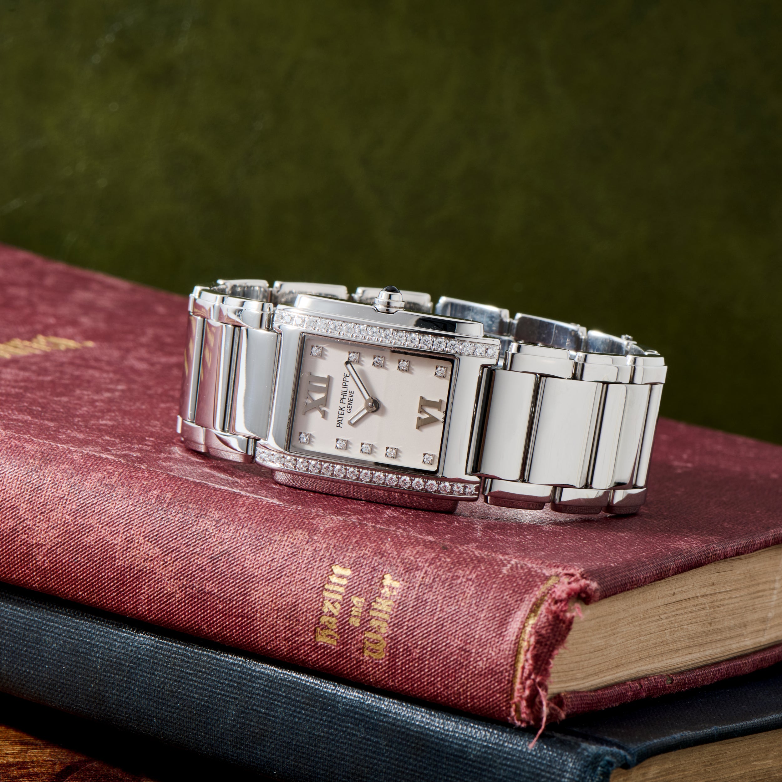 腕時計 PATEK PHILIPPE Twenty-4 Introducing The Patek Philippe Twenty-4 Automatic Watch