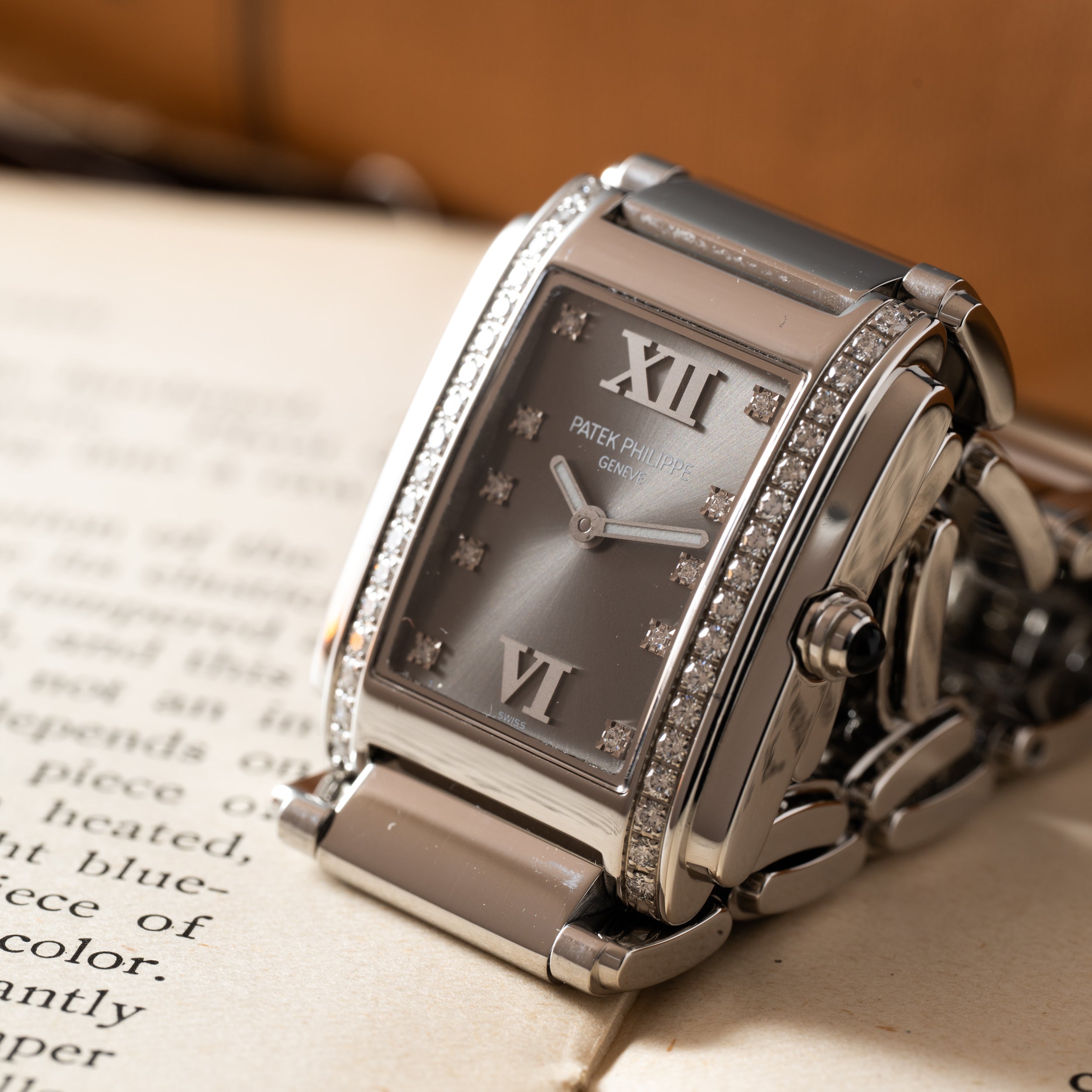 Patek Philippe Twenty-4 – Analog:Shift