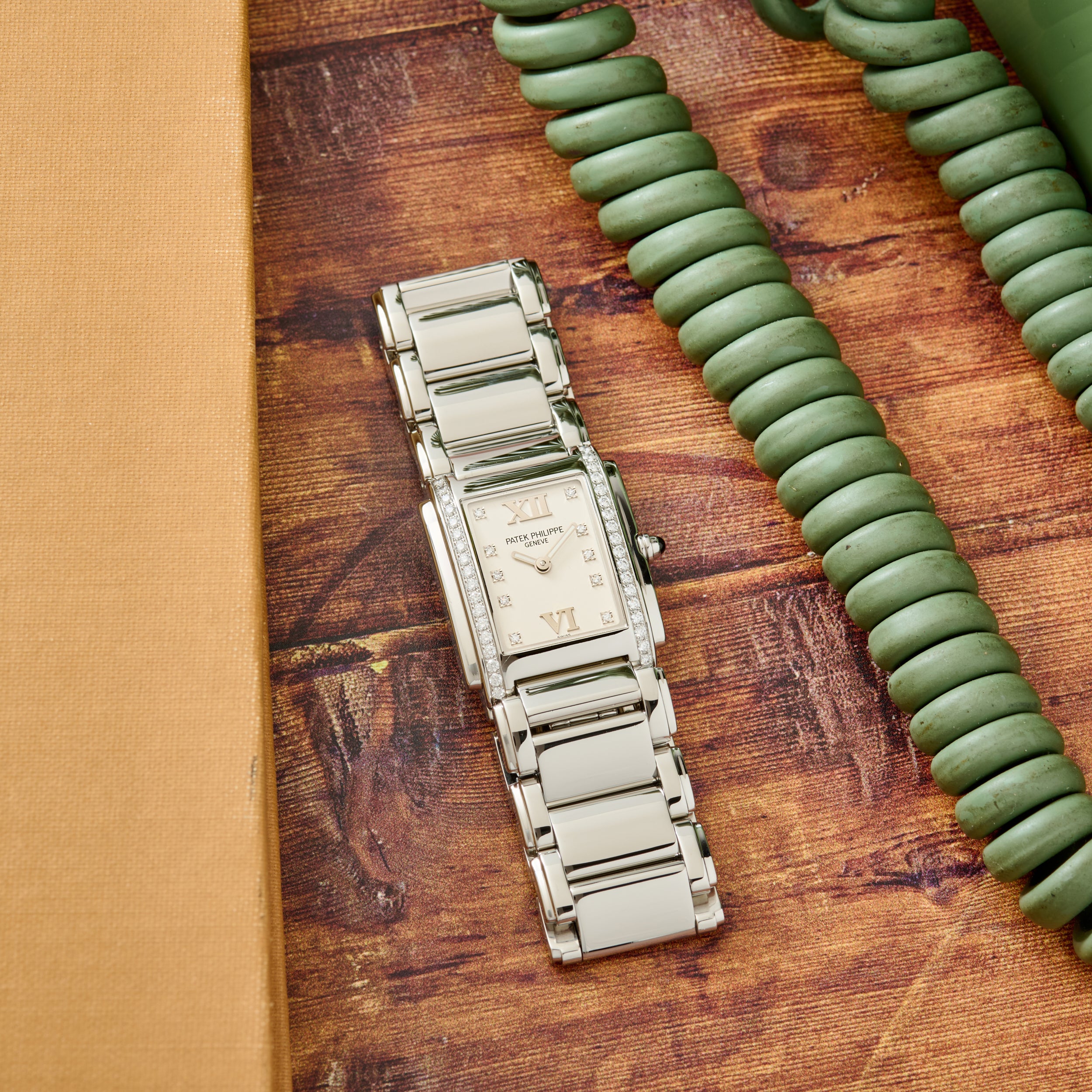 Patek Philippe Twenty-4 – Analog:Shift