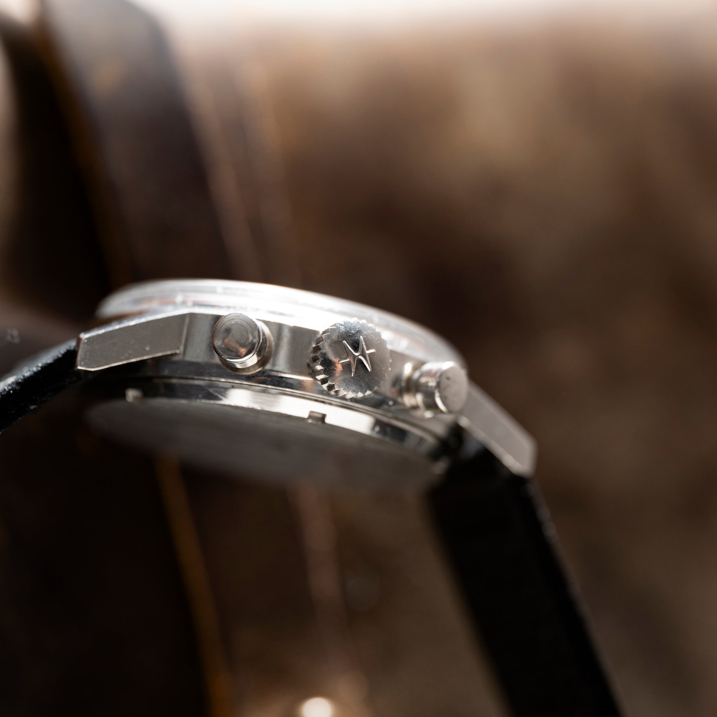 Hamilton Reverse Panda Chronograph – Analog:Shift