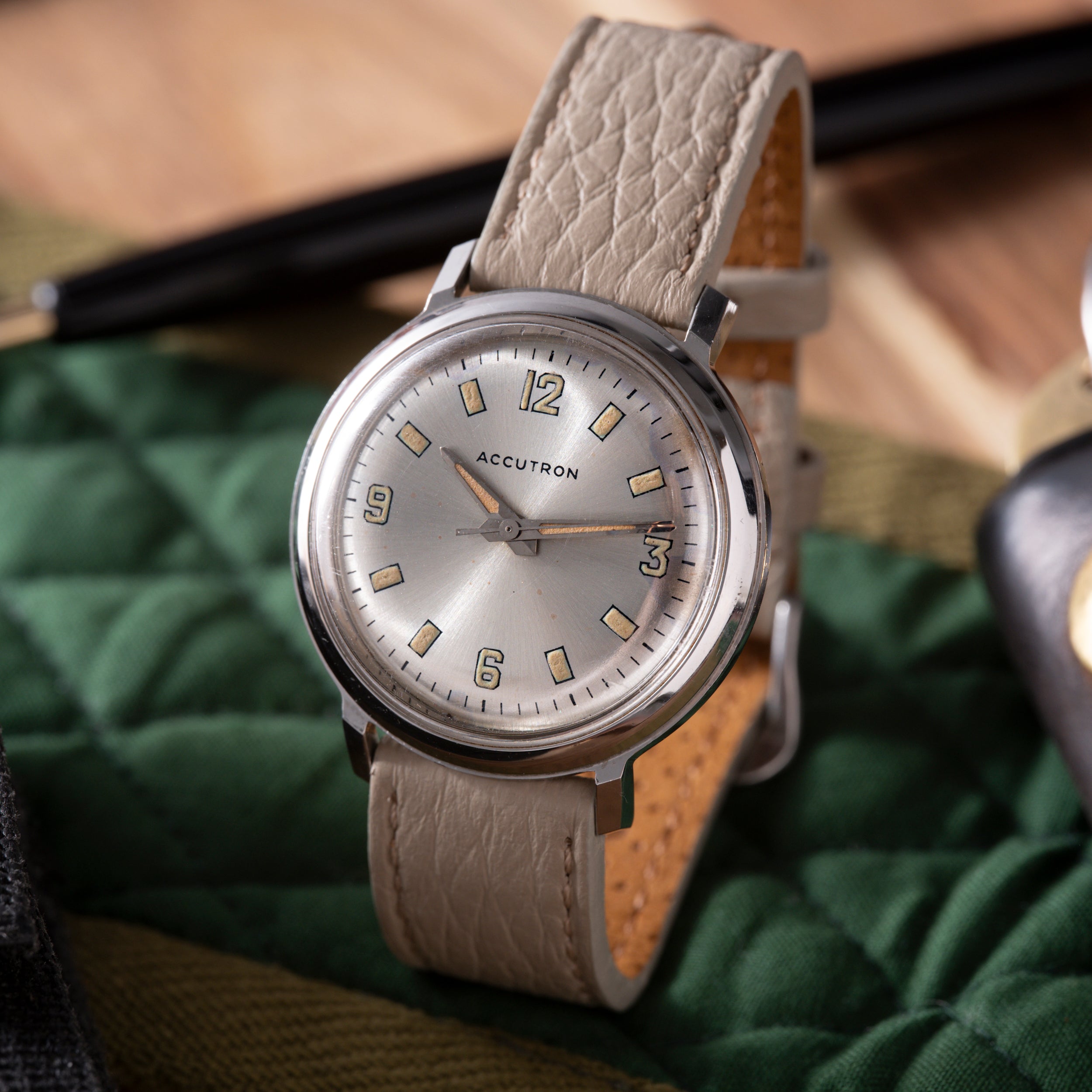 Bulova Accutron 214 'Explorer' – Analog:Shift