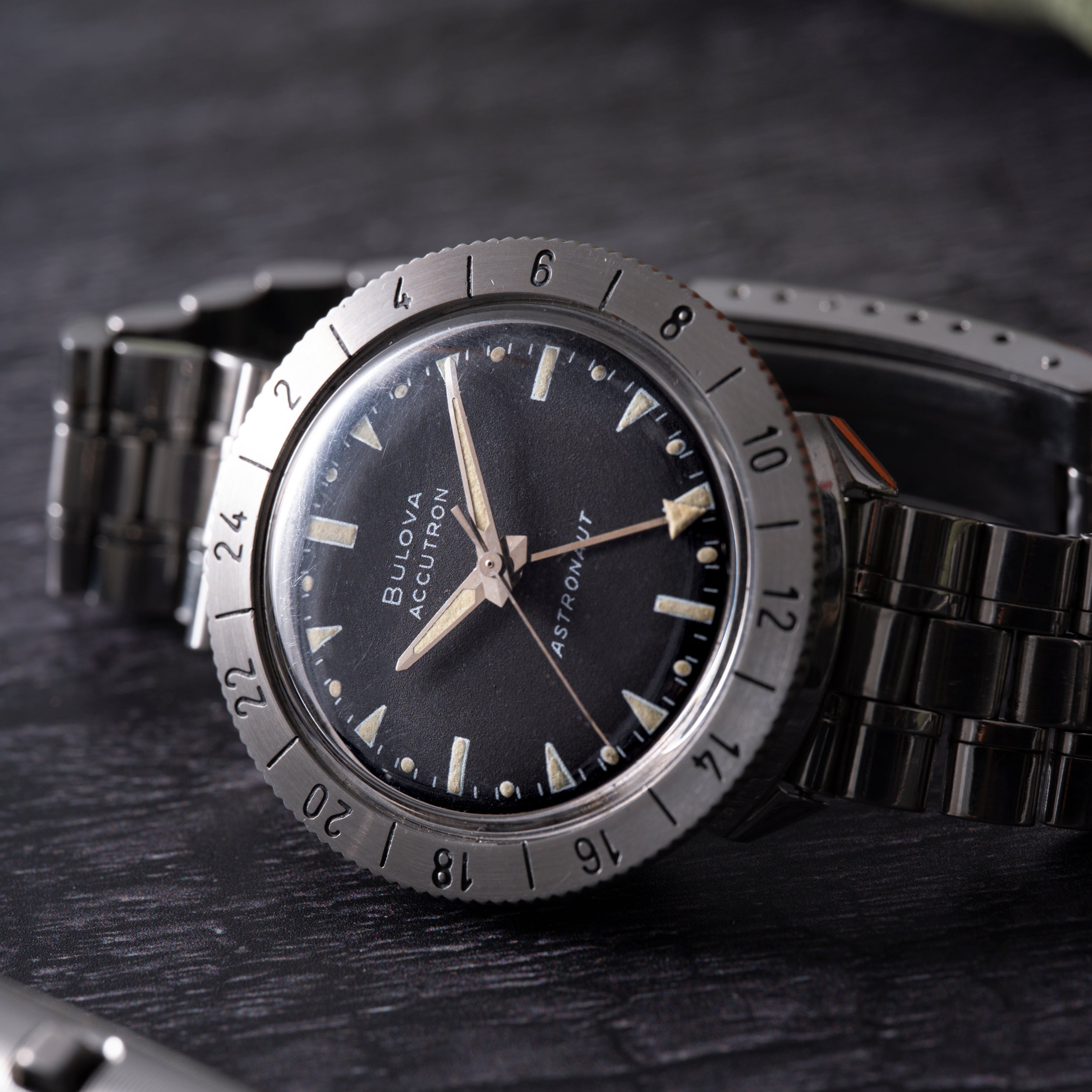 Bulova Accutron Astronaut – Analog:Shift
