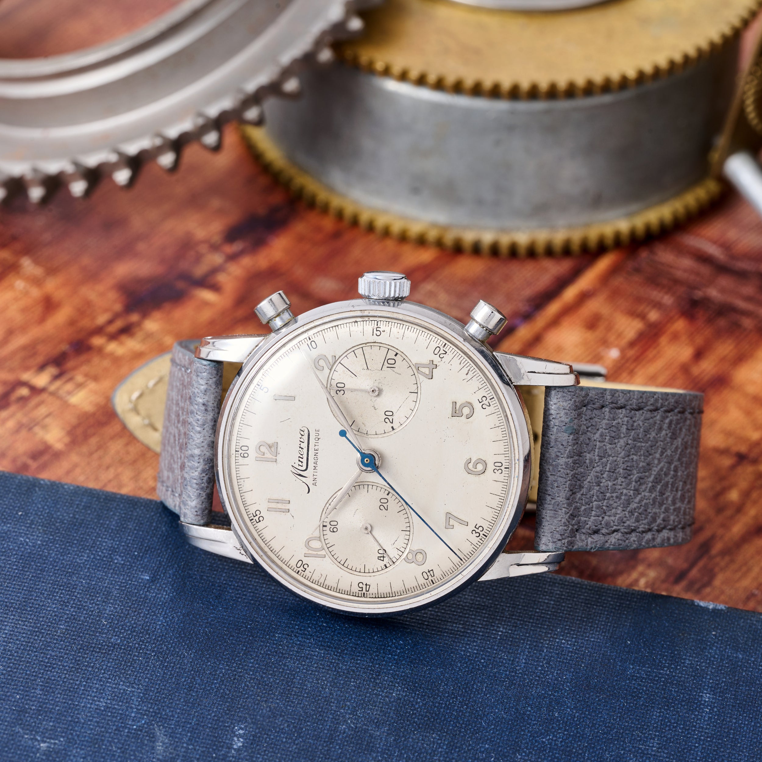 Minerva 'Jumbo' Chronograph – Analog:Shift