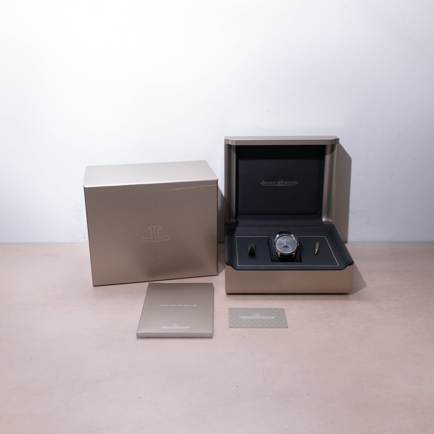 Jaeger-LeCoultre Master Ultra Thin Moon
