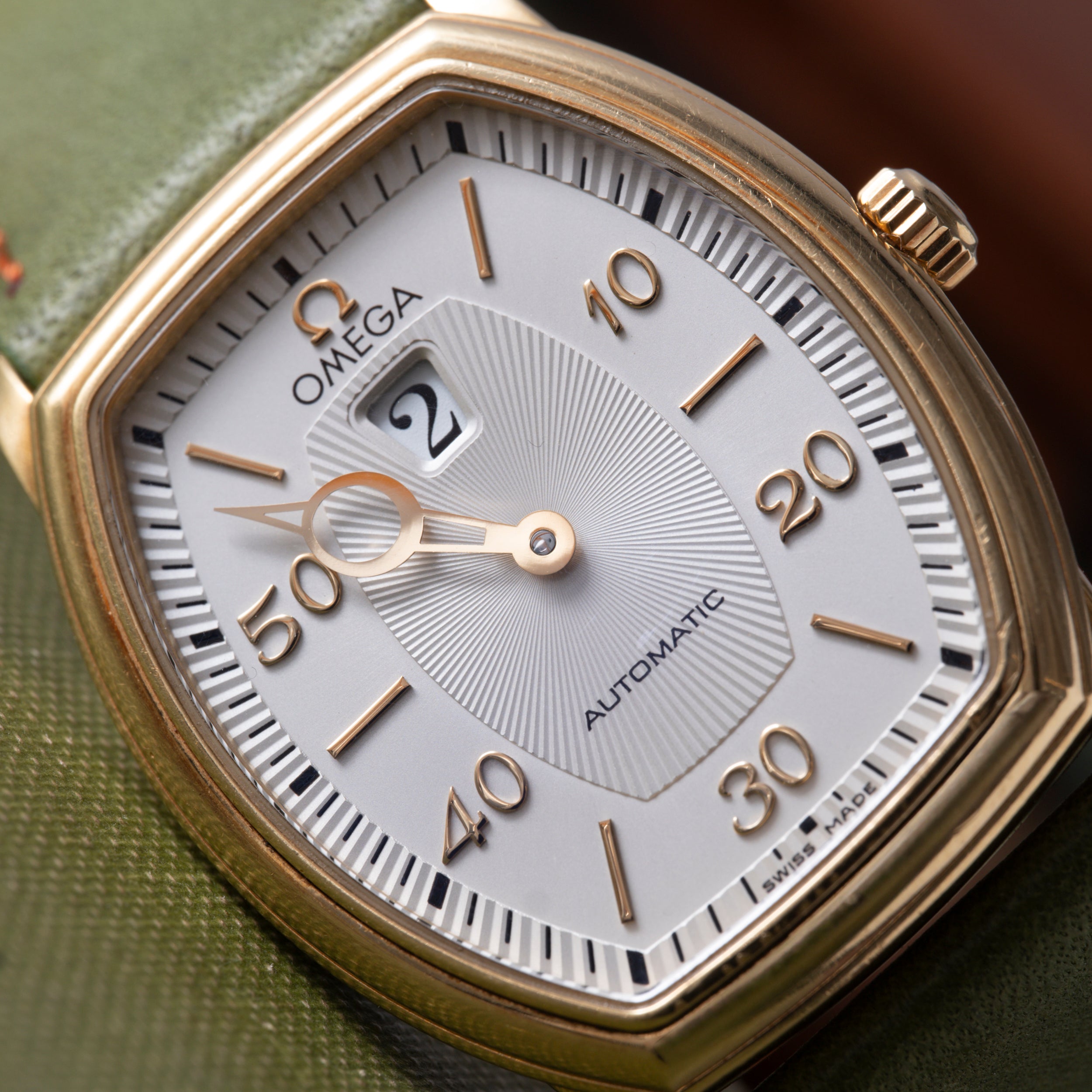 Omega DeVille Jump Hour – Analog:Shift