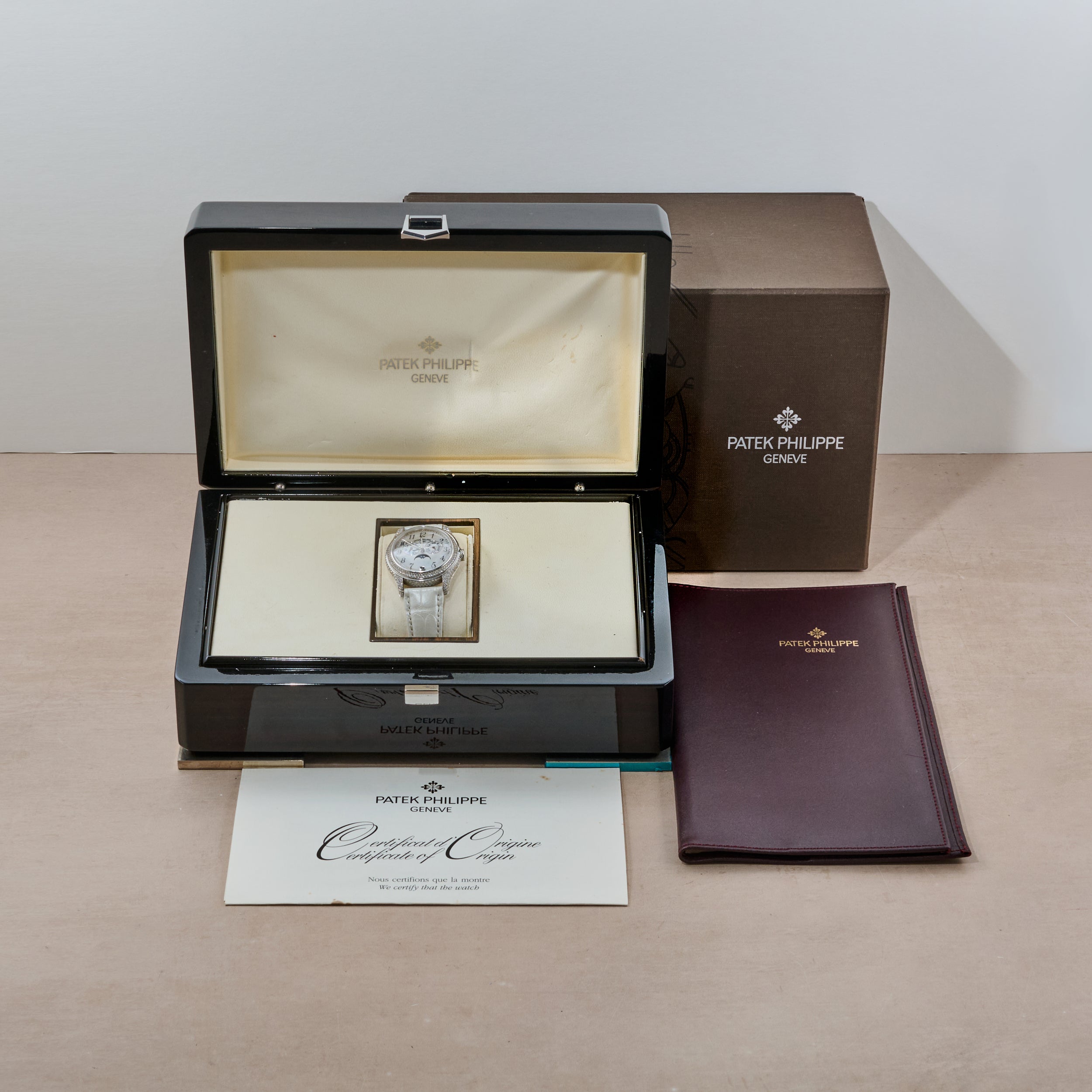 Patek Nautilus ウォッチボックス 時計箱一式 レザーフォルダ書類付 Patek Philippe Ladies Annual Calendar Moonphase Diamonds – Analog