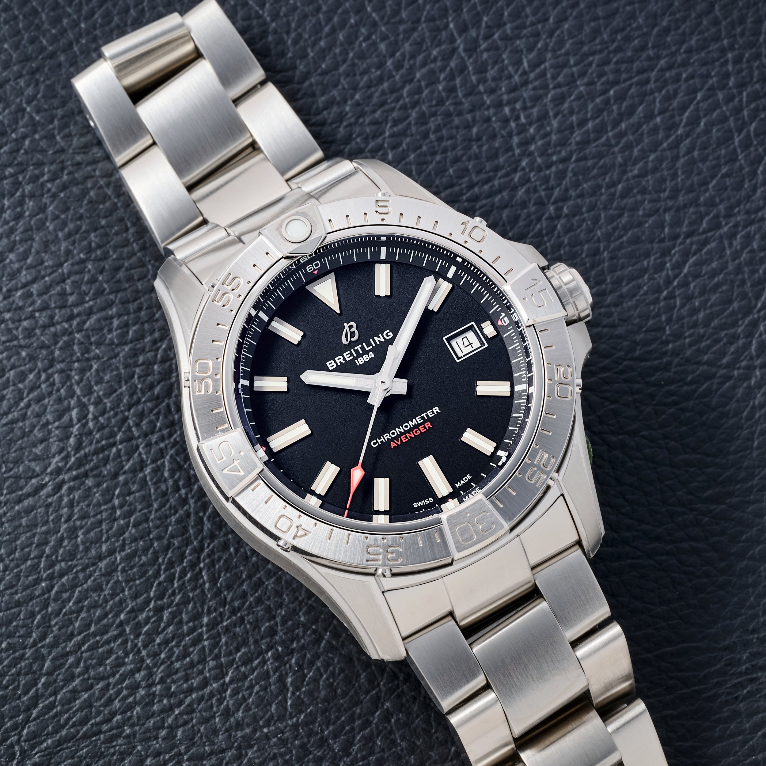 Breitling Avenger Automatic 42 – Analog:Shift Breitling Avenger Automatic 42 – Analog:Shift
