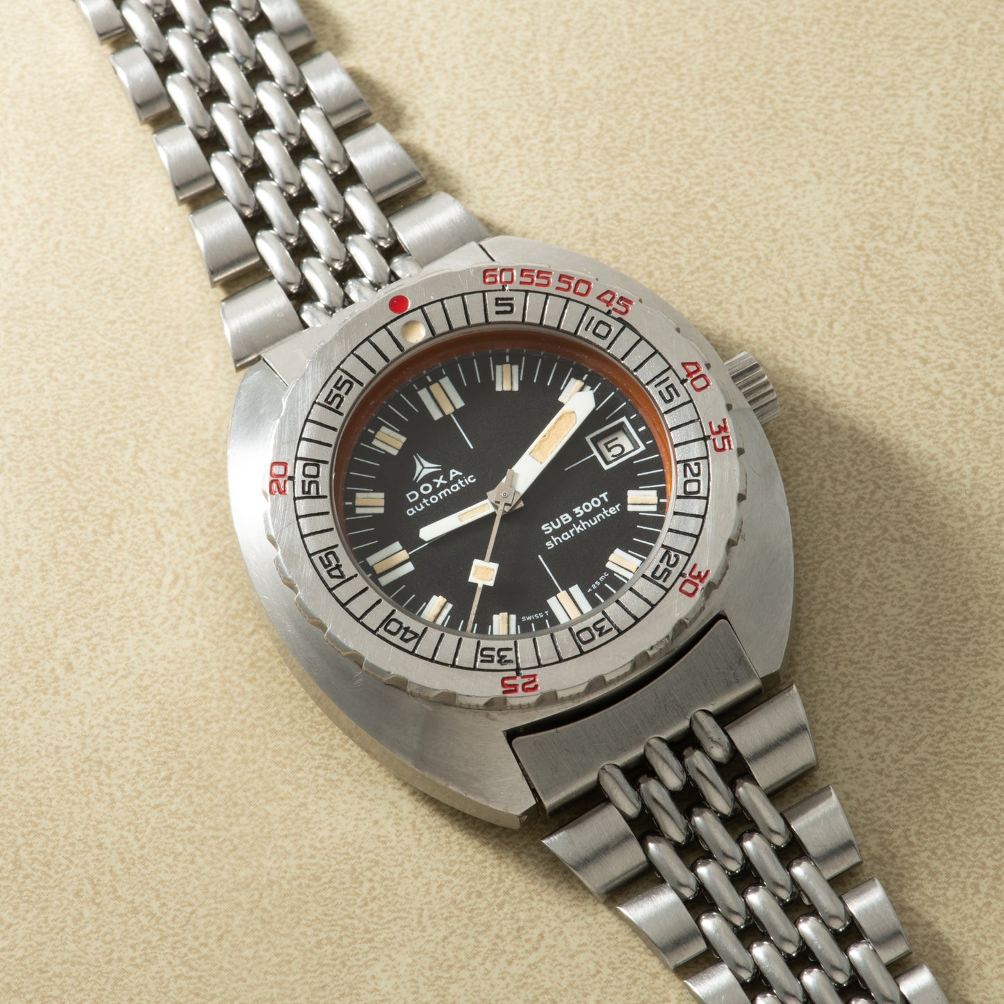 DOXA Sub 300T Sharkhunter