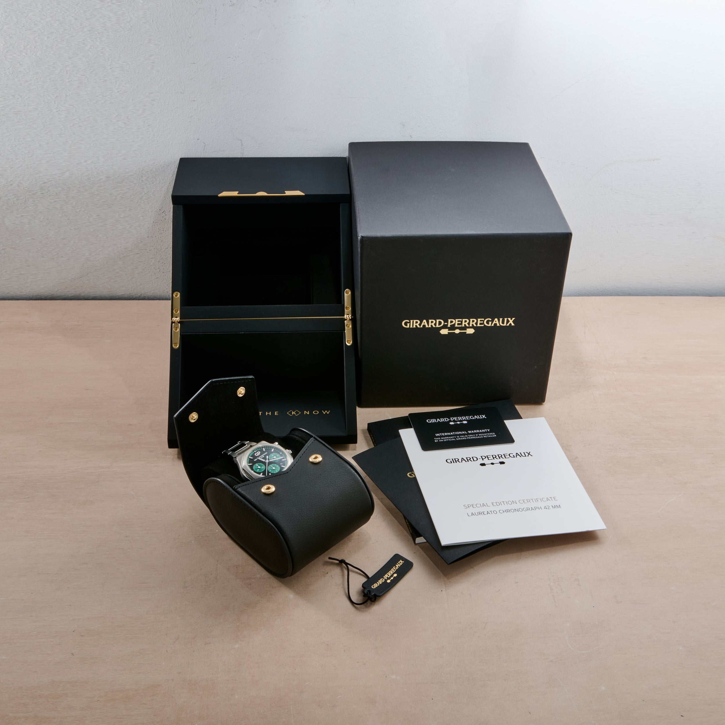 Girard-Perregaux Laureato Chronograph 42 – Analog:Shift