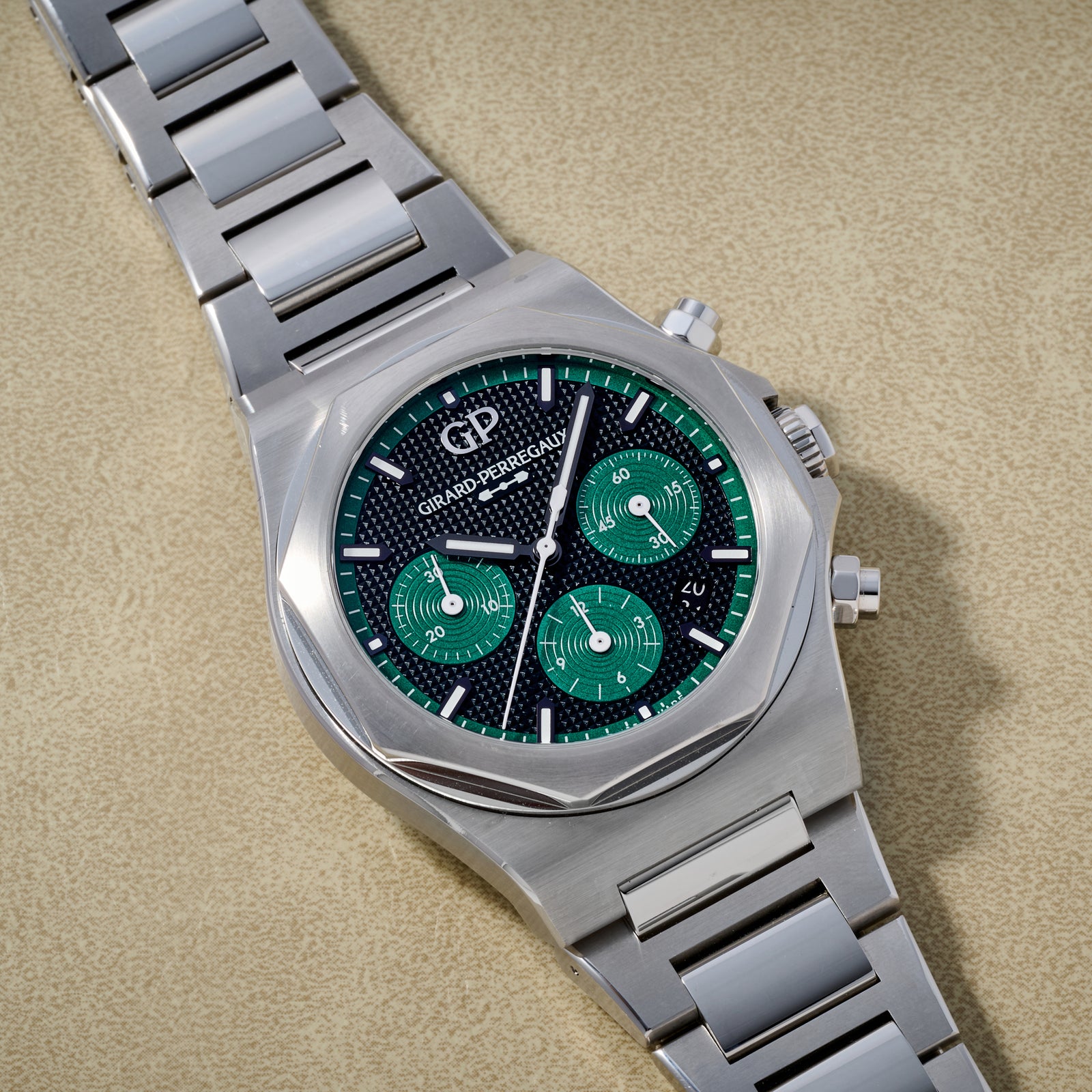 Girard-Perregaux Laureato Chronograph 42