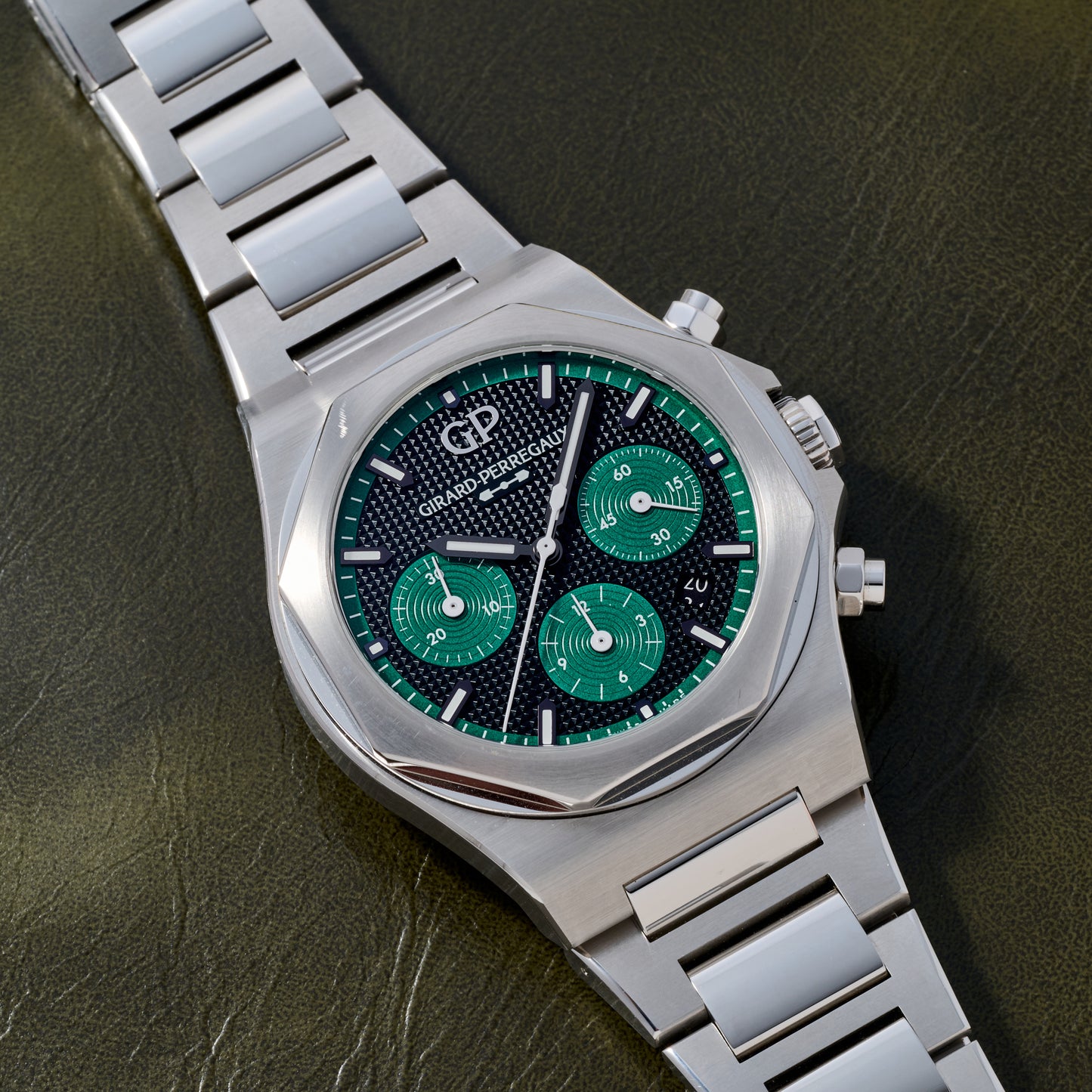 Girard-Perregaux Laureato Chronograph 42