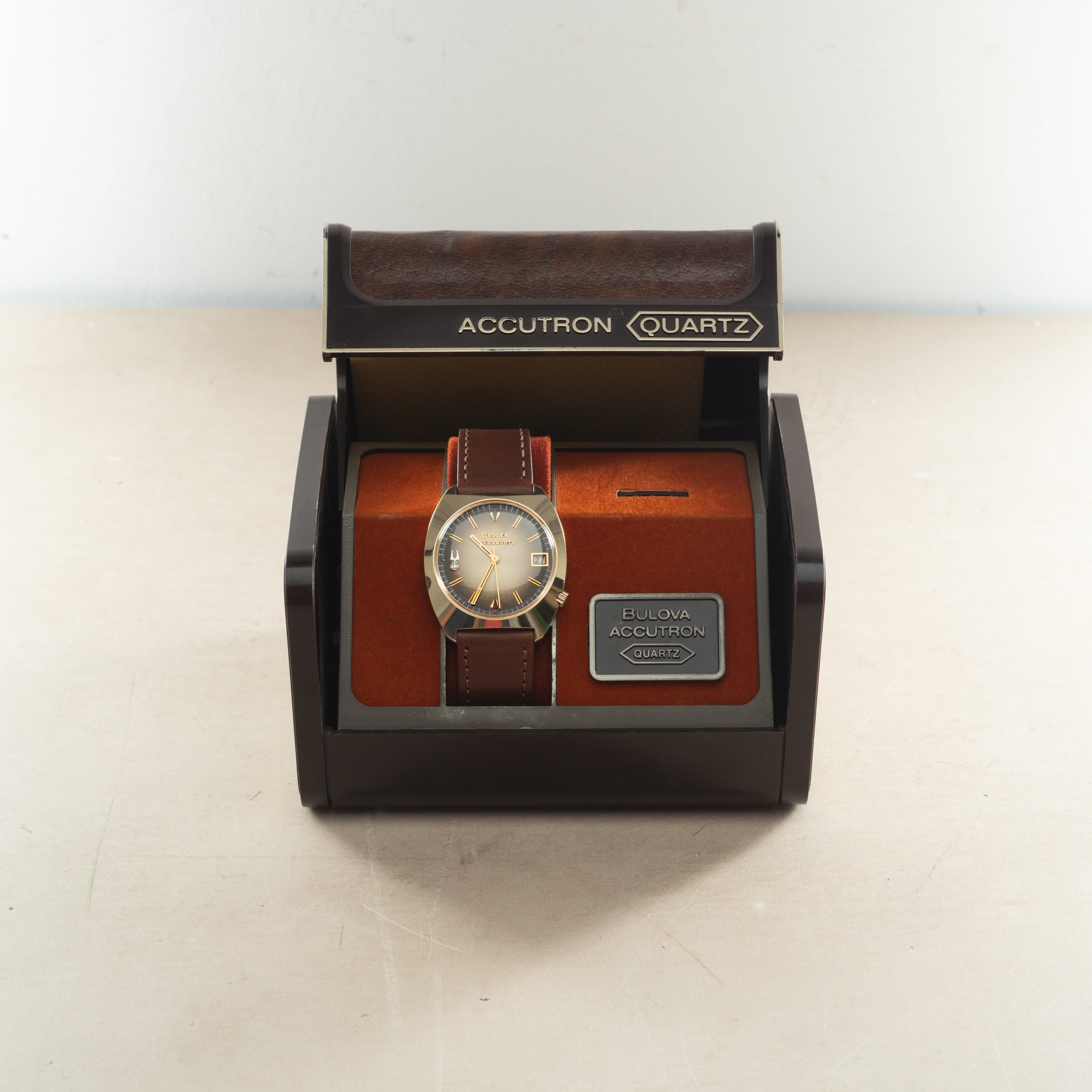 Bulova Accutron Accuquartz 'Gold Fumé' – Analog:Shift