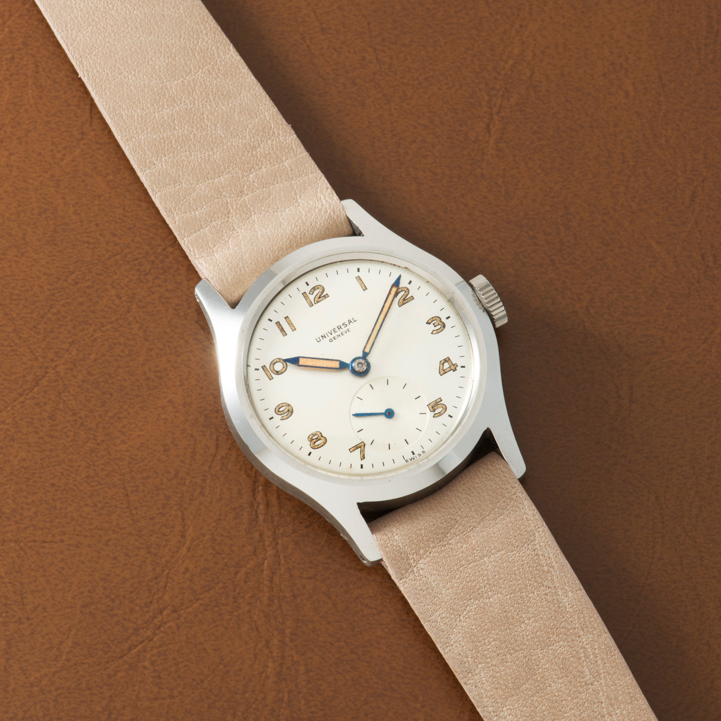 Universal Genève Sub Seconds Military – Analog:Shift