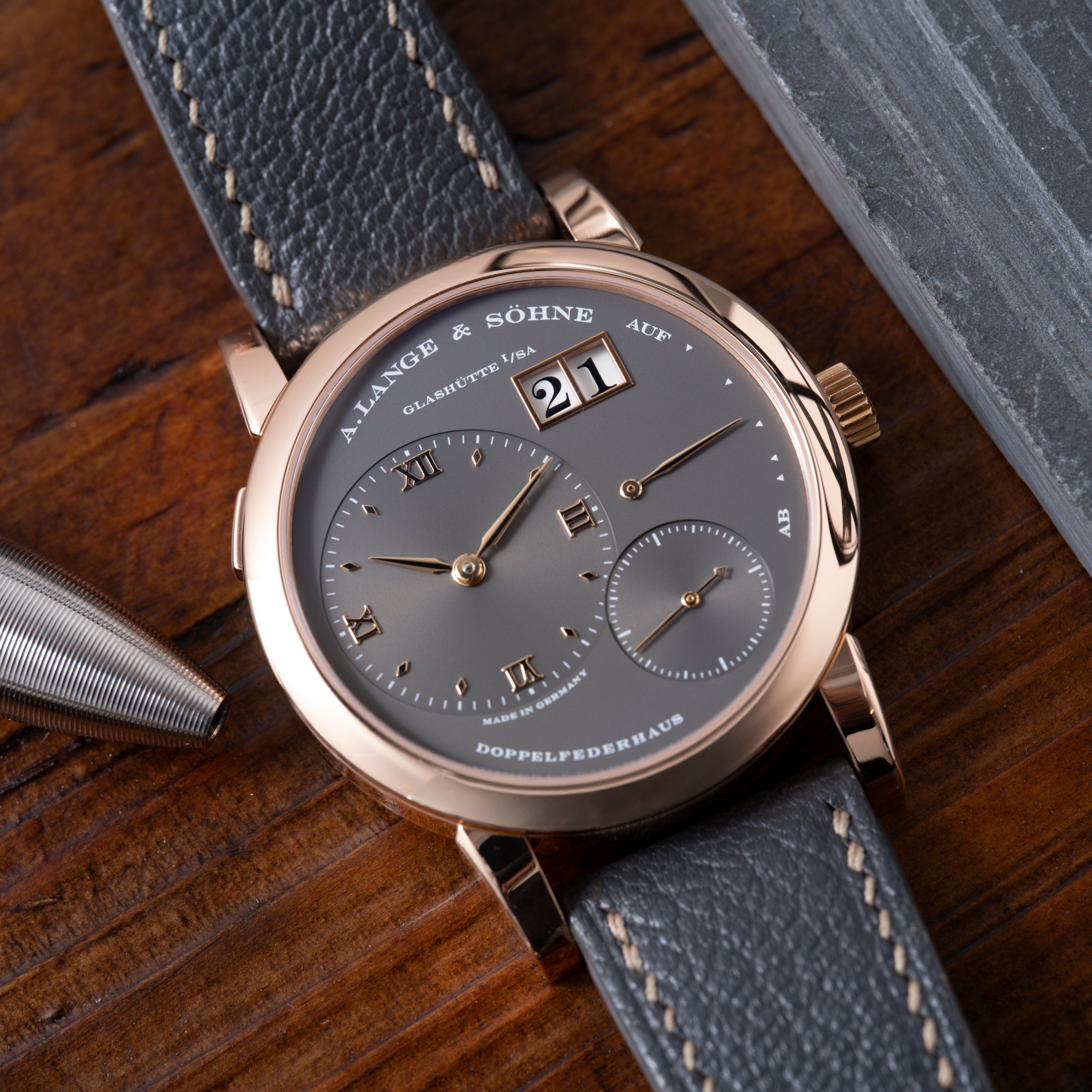 A. Lange & Söhne Lange 1 – Analog:Shift