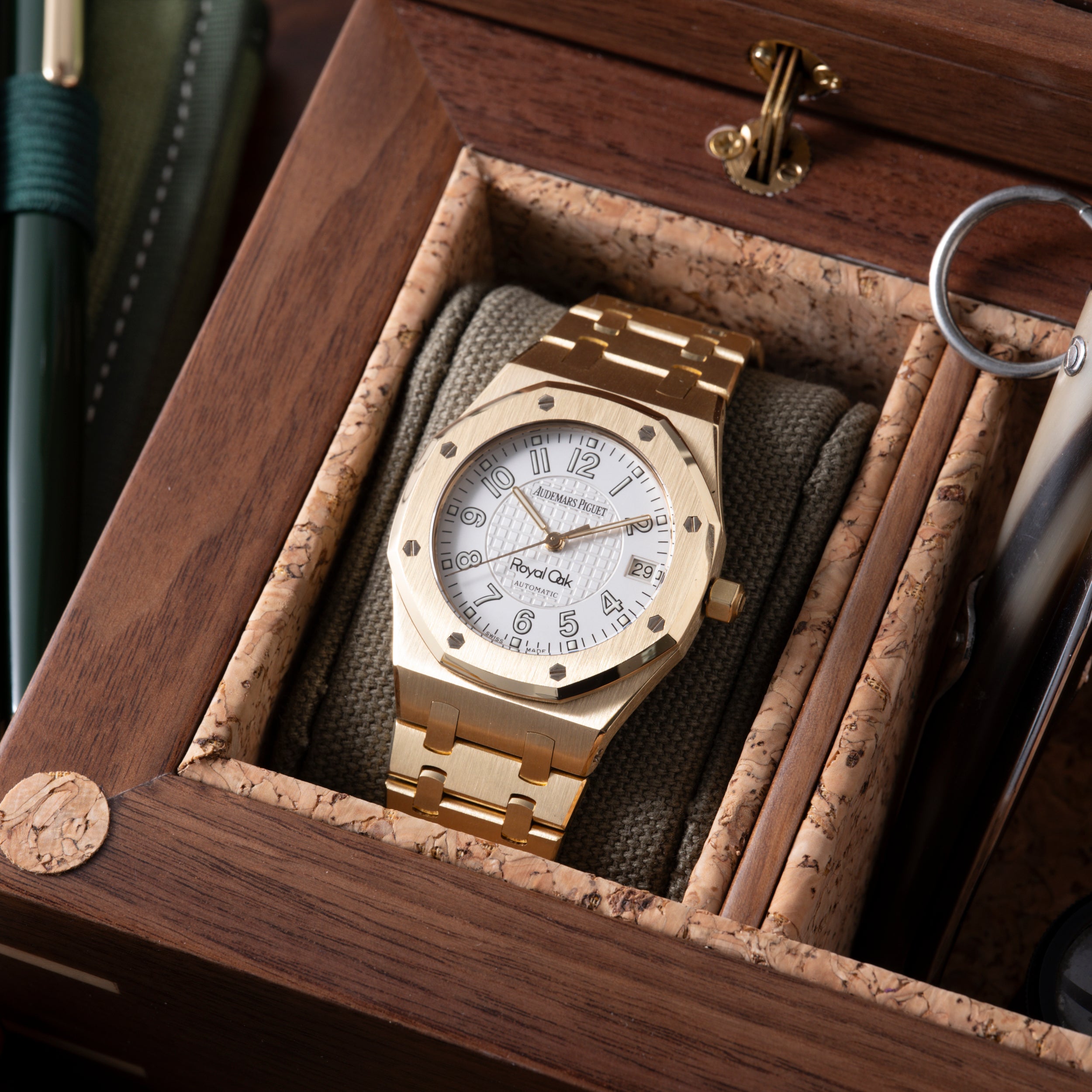 オルゲイト 金 Audemars Piguet Royal Oak – Analog:Shift
