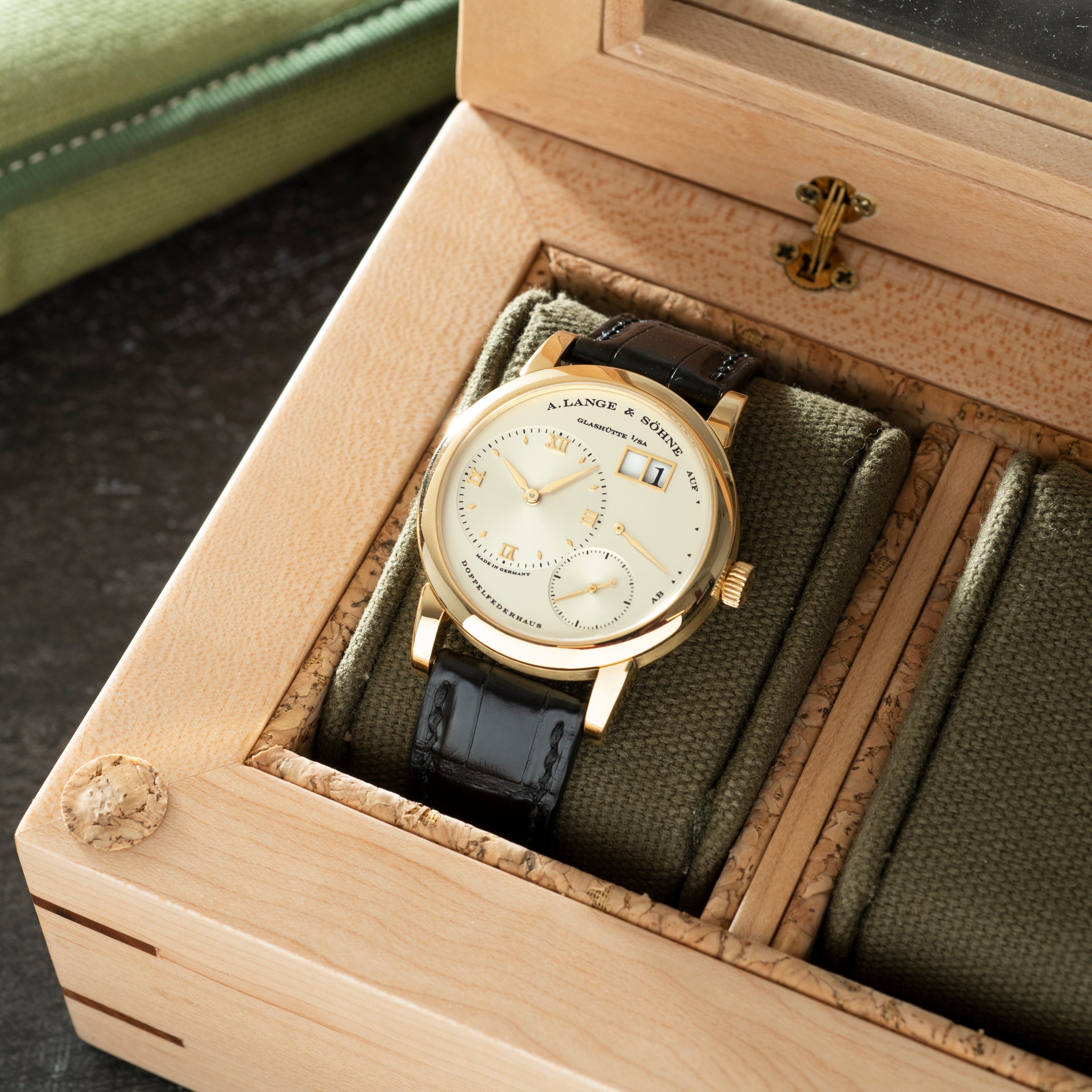 A. Lange & Söhne Lange 1 – Analog:Shift