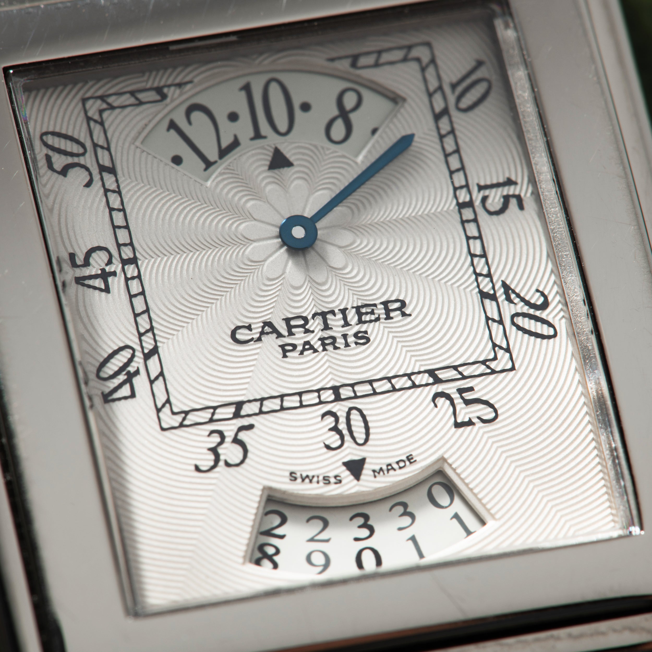 Cartier CPCP Tank À Vis 'Wandering Hours' – Analog:Shift