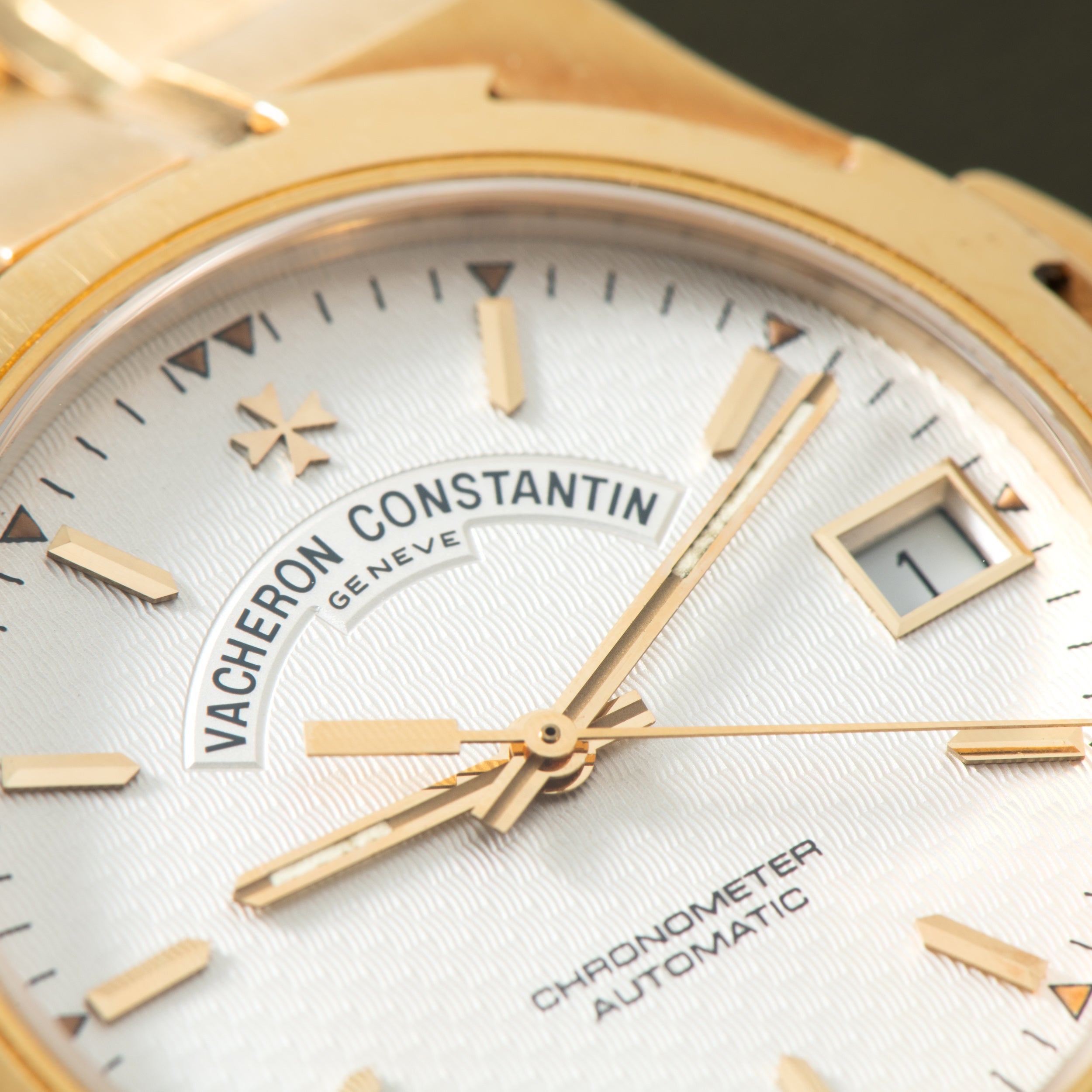 Vacheron Constantin Overseas – Analog:Shift