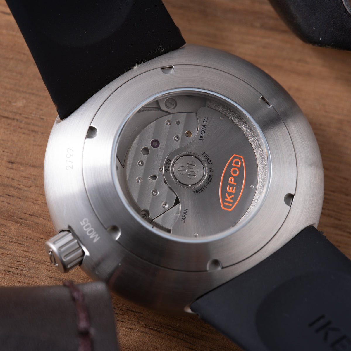 Ikepod Megapod 'Hourglass Walter' Limited Edition