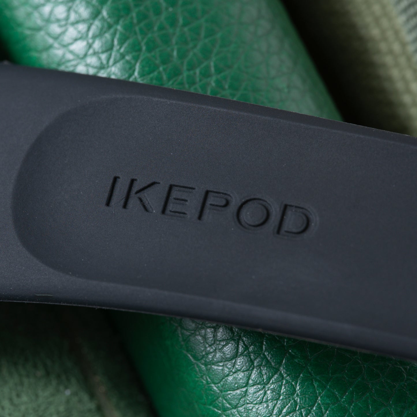 Ikepod Duopod 'Staying Alive 005'