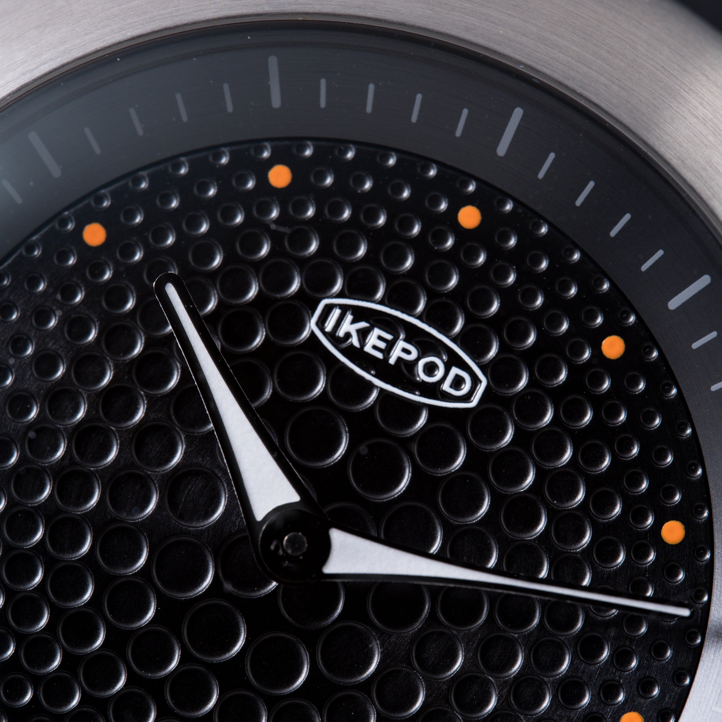 Ikepod Duopod Dots 004 – Analog:Shift